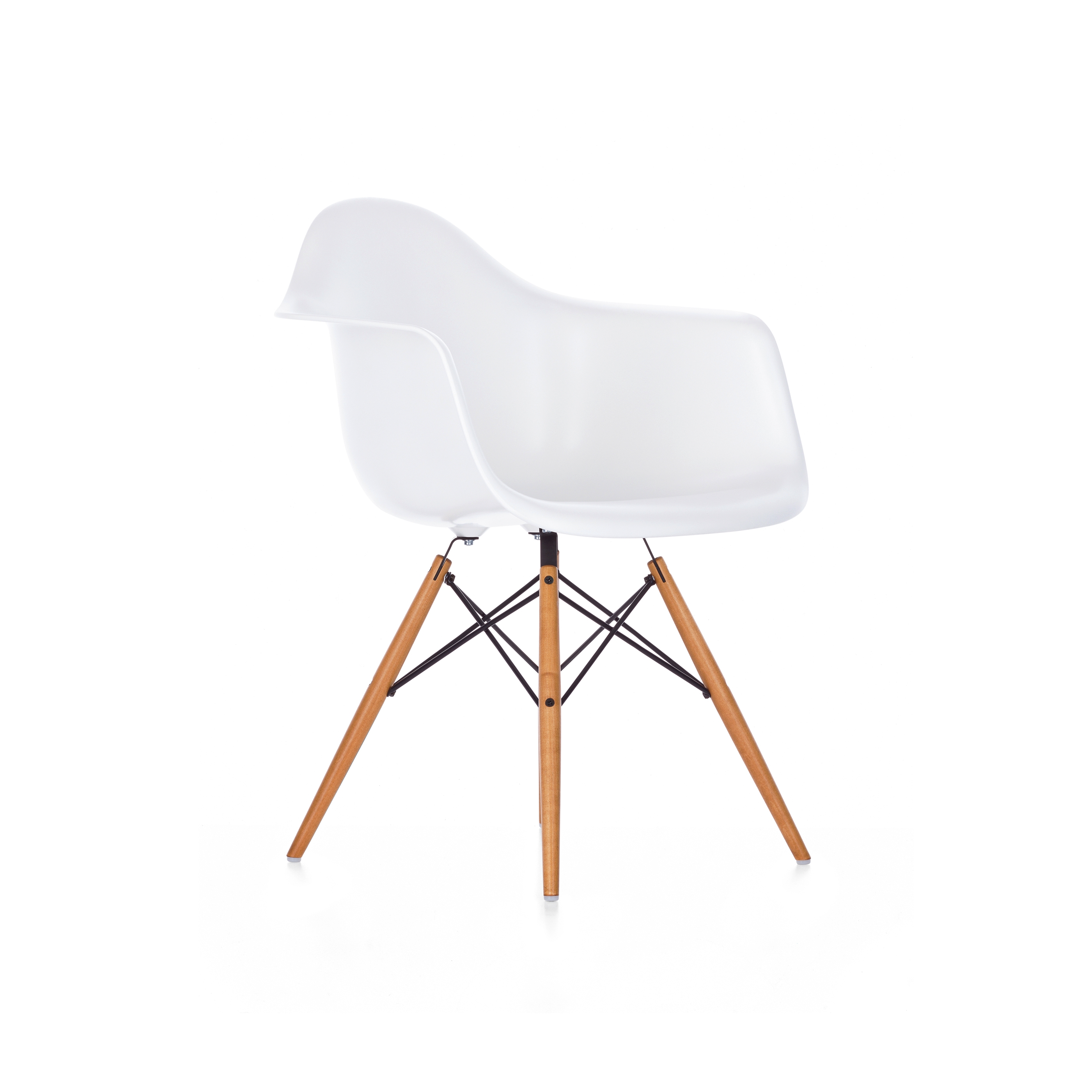 Display product Eames Plastic Armchair DAW from manufacturer Vitra
