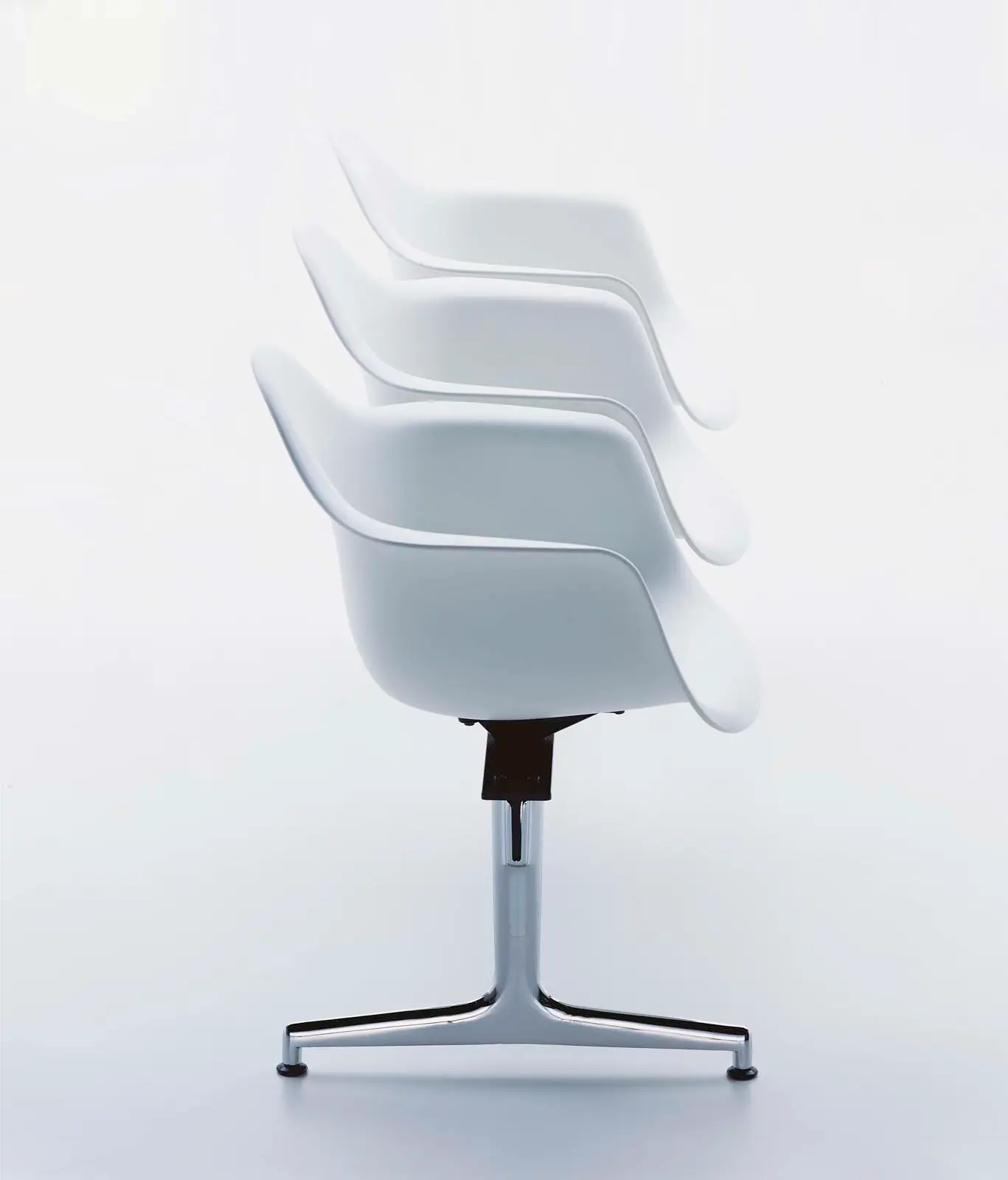 Vitra - Eames Plastic Armchair Beam Seating