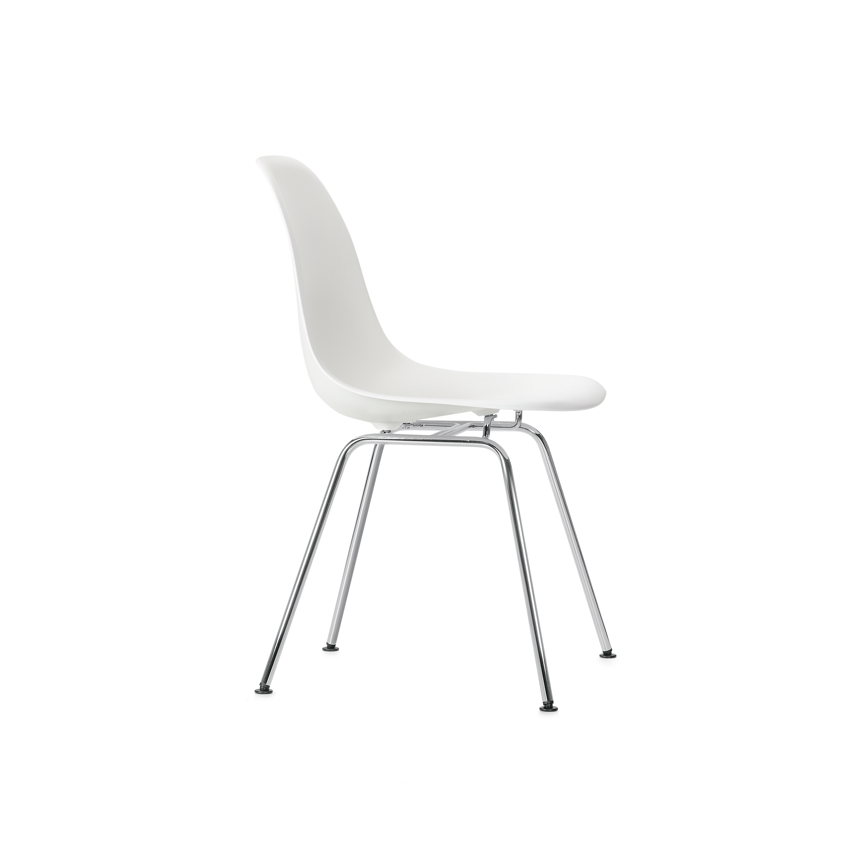 Display product Eames Plastic Side Chair DSX from manufacturer Vitra