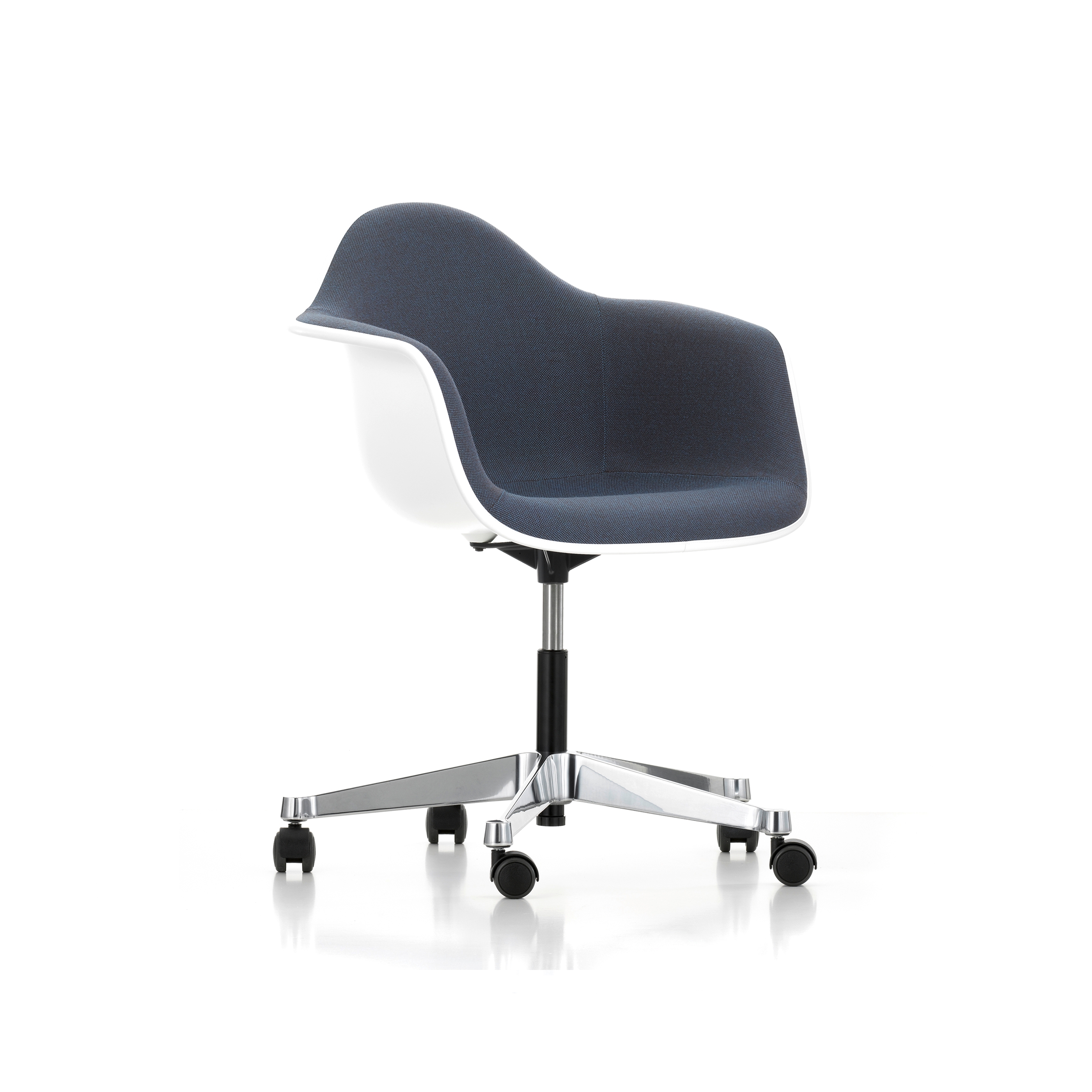 Mostra il prodotto Eames Plastic Armchair PACC del produttore Vitra