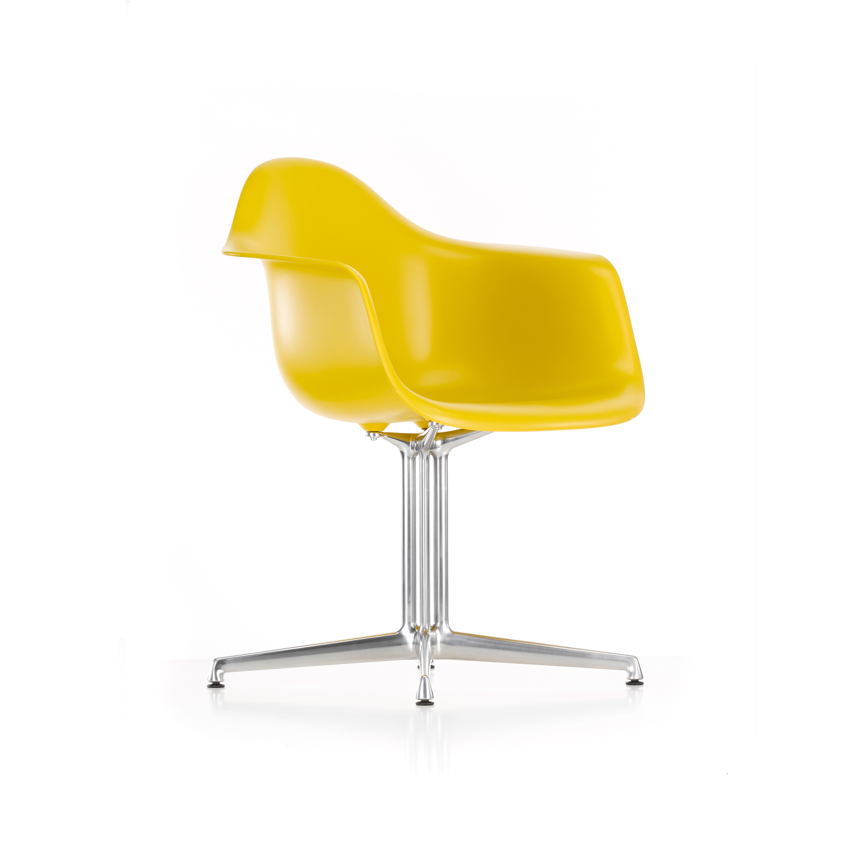 Mostra il prodotto Eames Plastic Armchair DAL del produttore Vitra