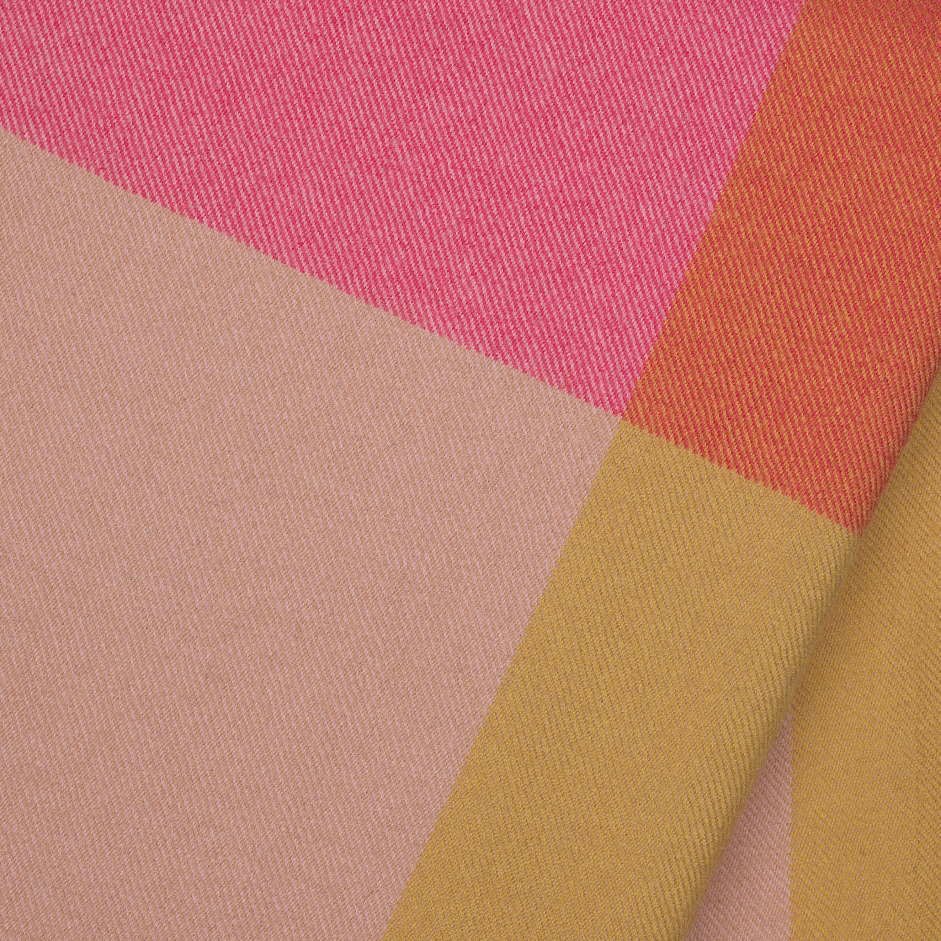 Display product Colour Block Blankets from manufacturer Vitra