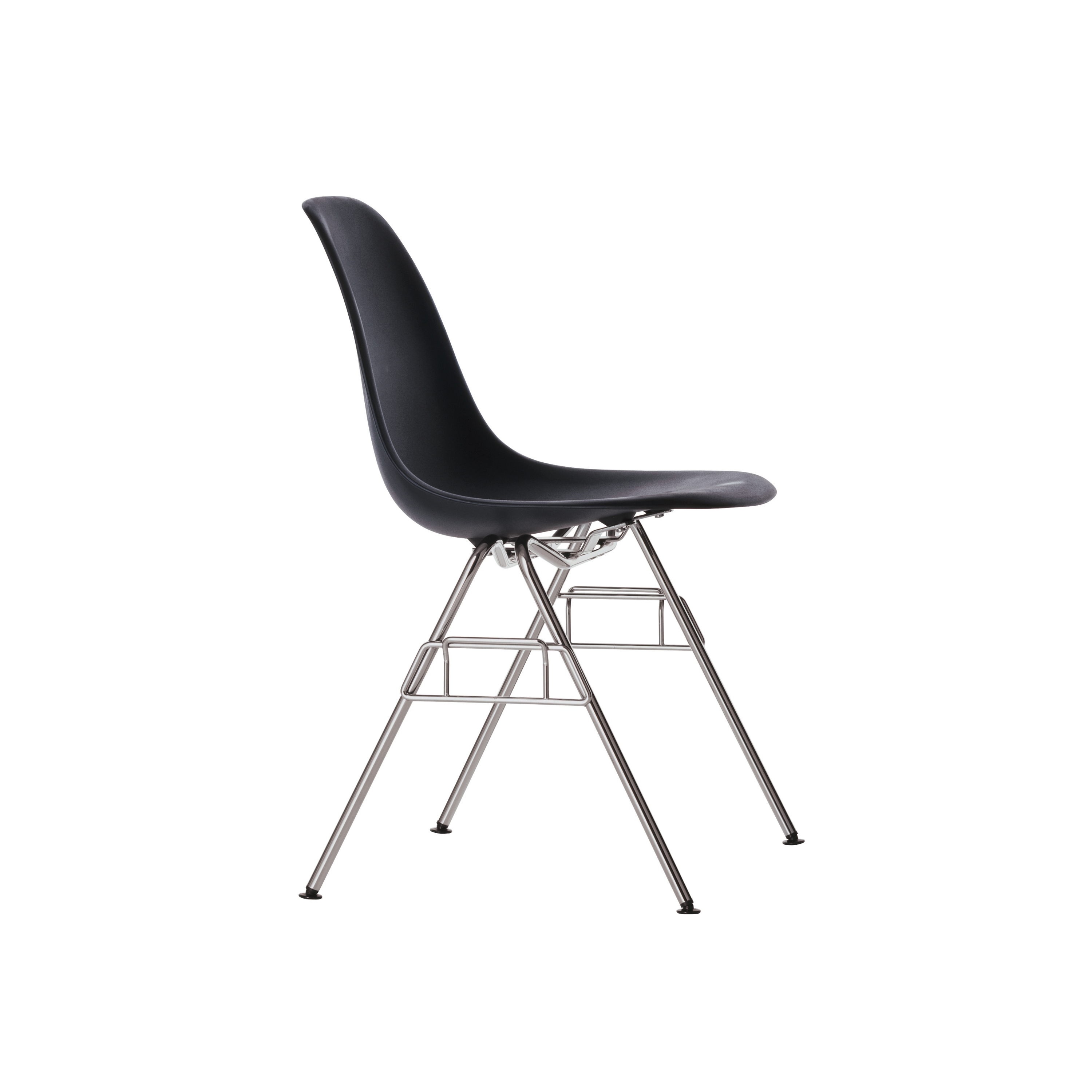 Display product Eames Plastic Side Chair DSS-N from manufacturer Vitra