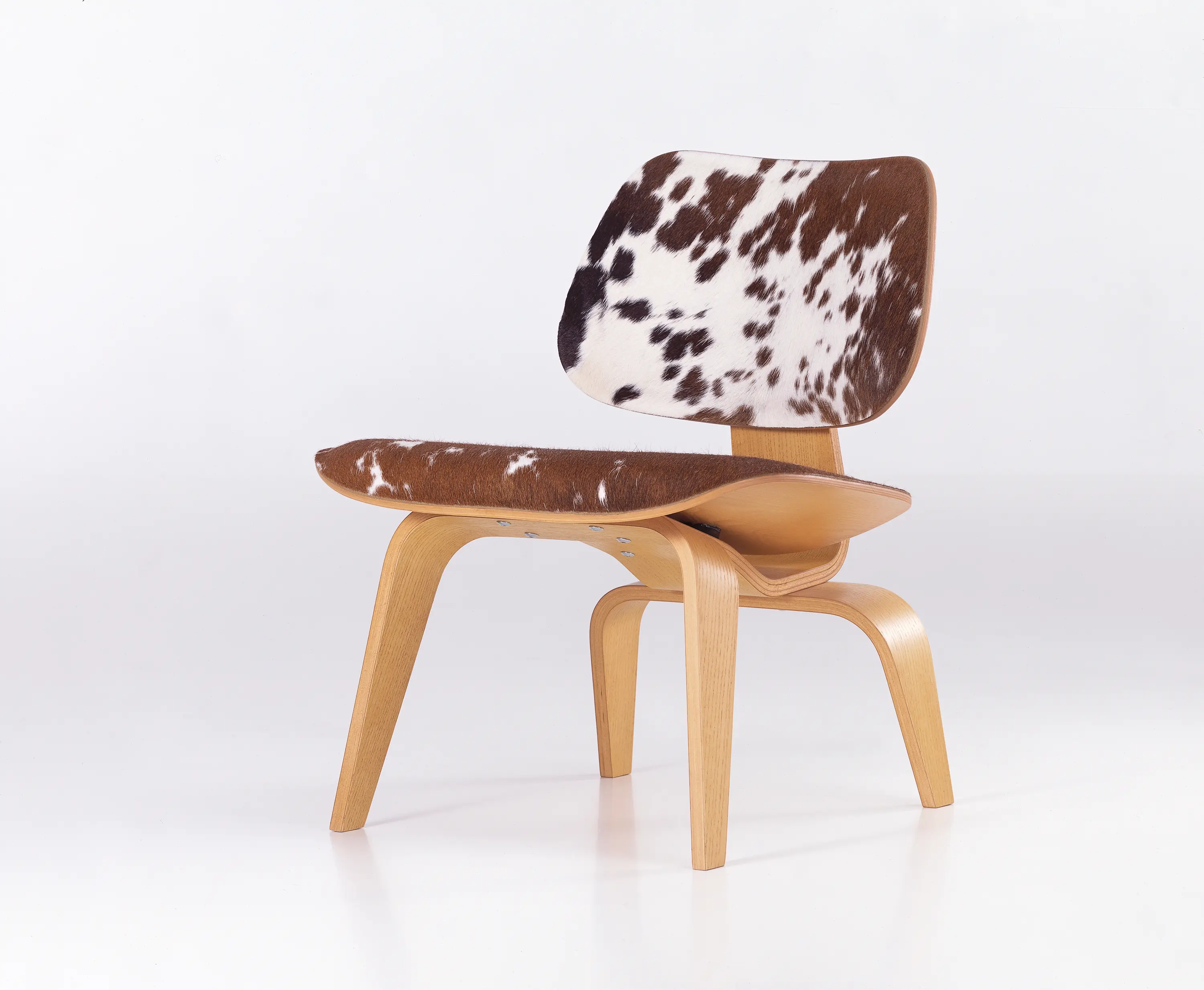 Vitra - Plywood Group LCW Calf’s Skin