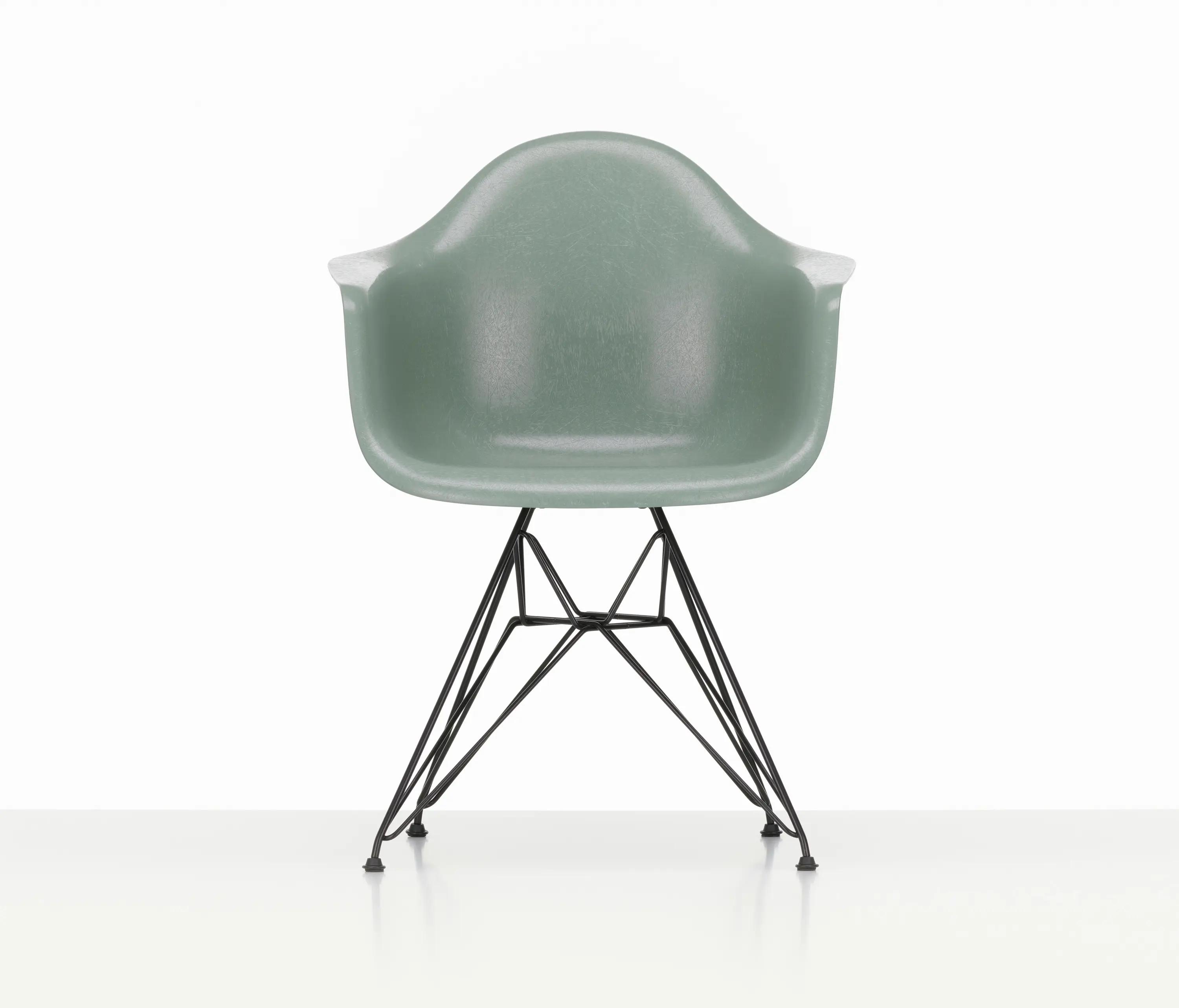 Vitra - Eames Fiberglass Armchair DAR
