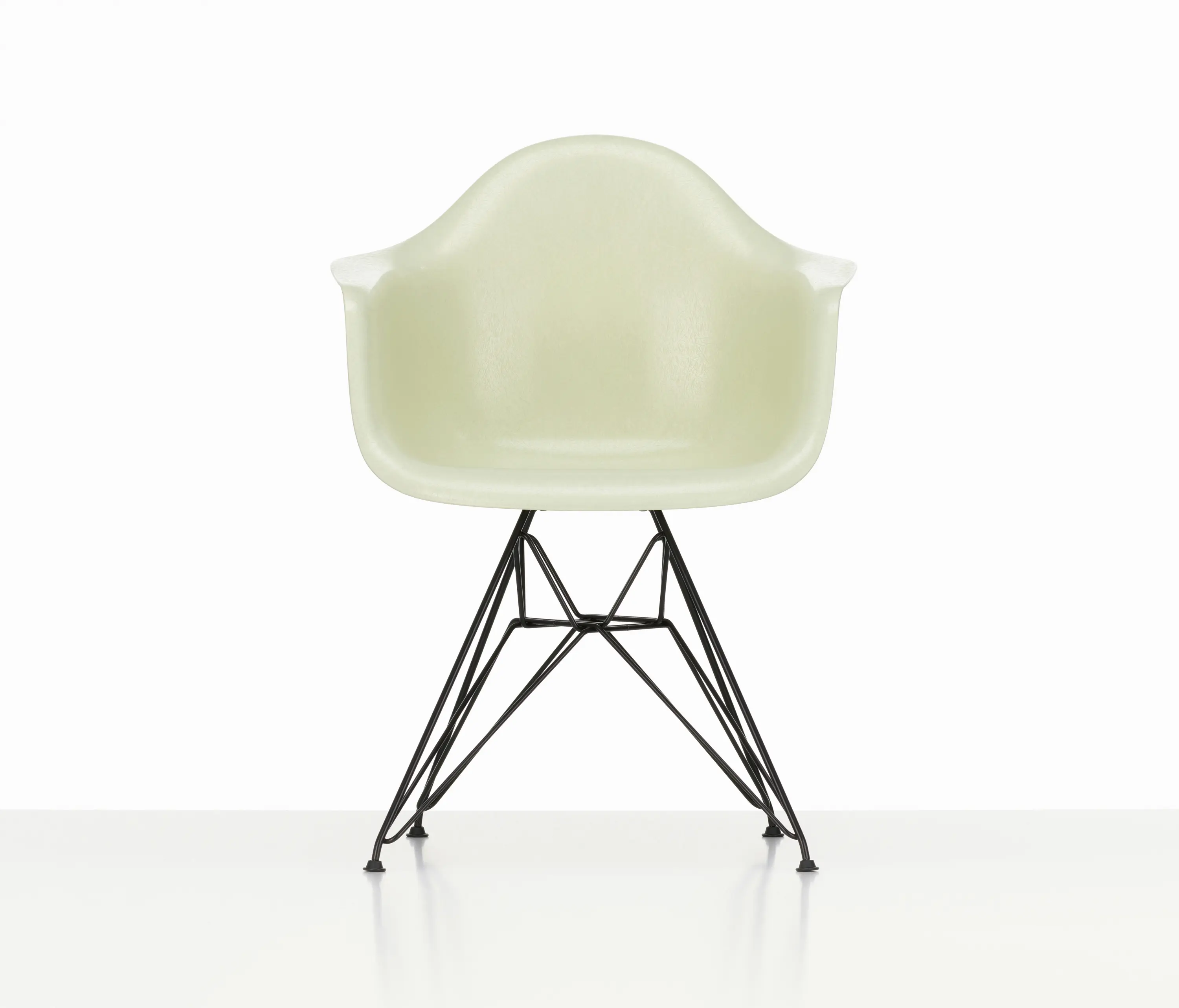 Vitra - Eames Fiberglass Armchair DAR