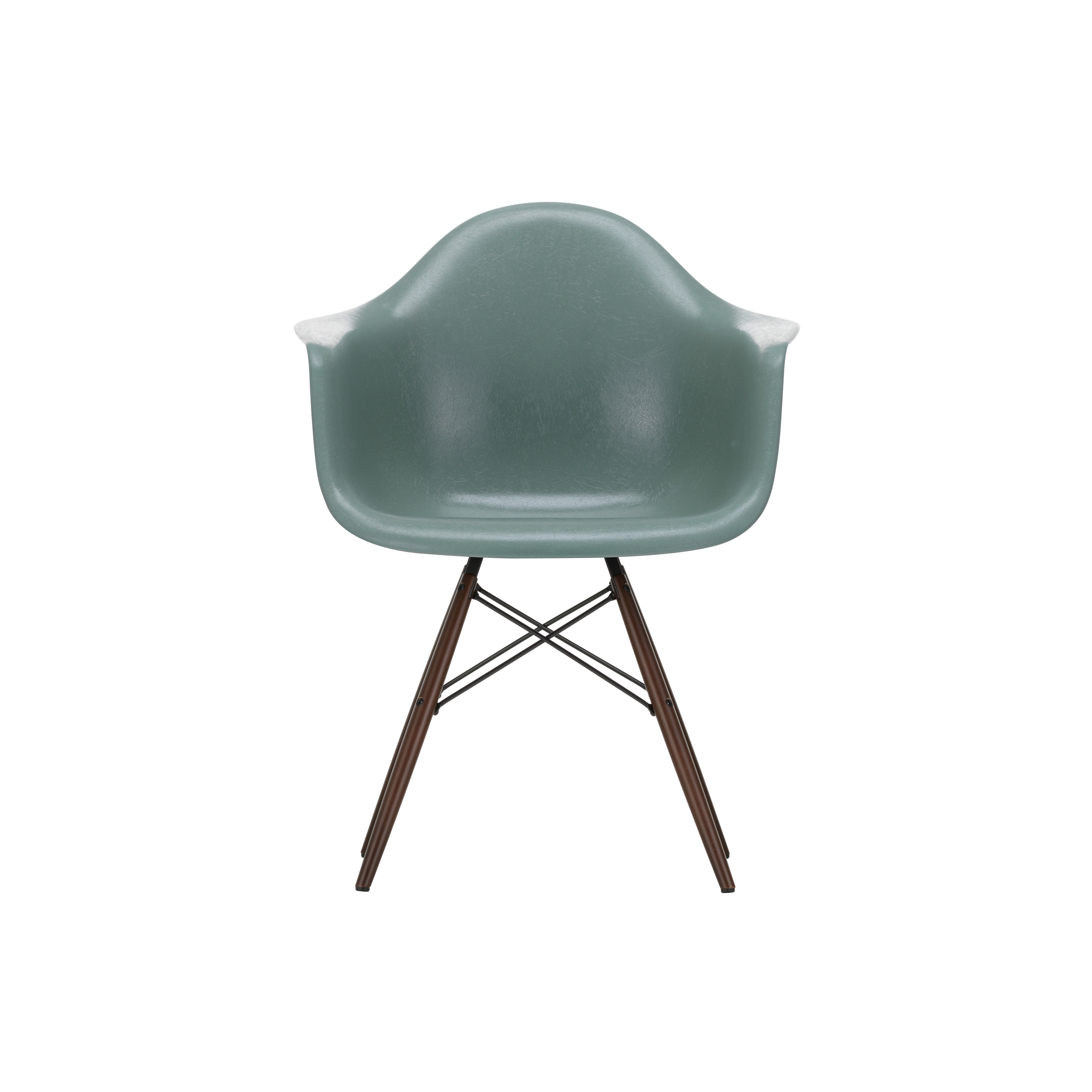 Eames Fiberglass Armchair DAW