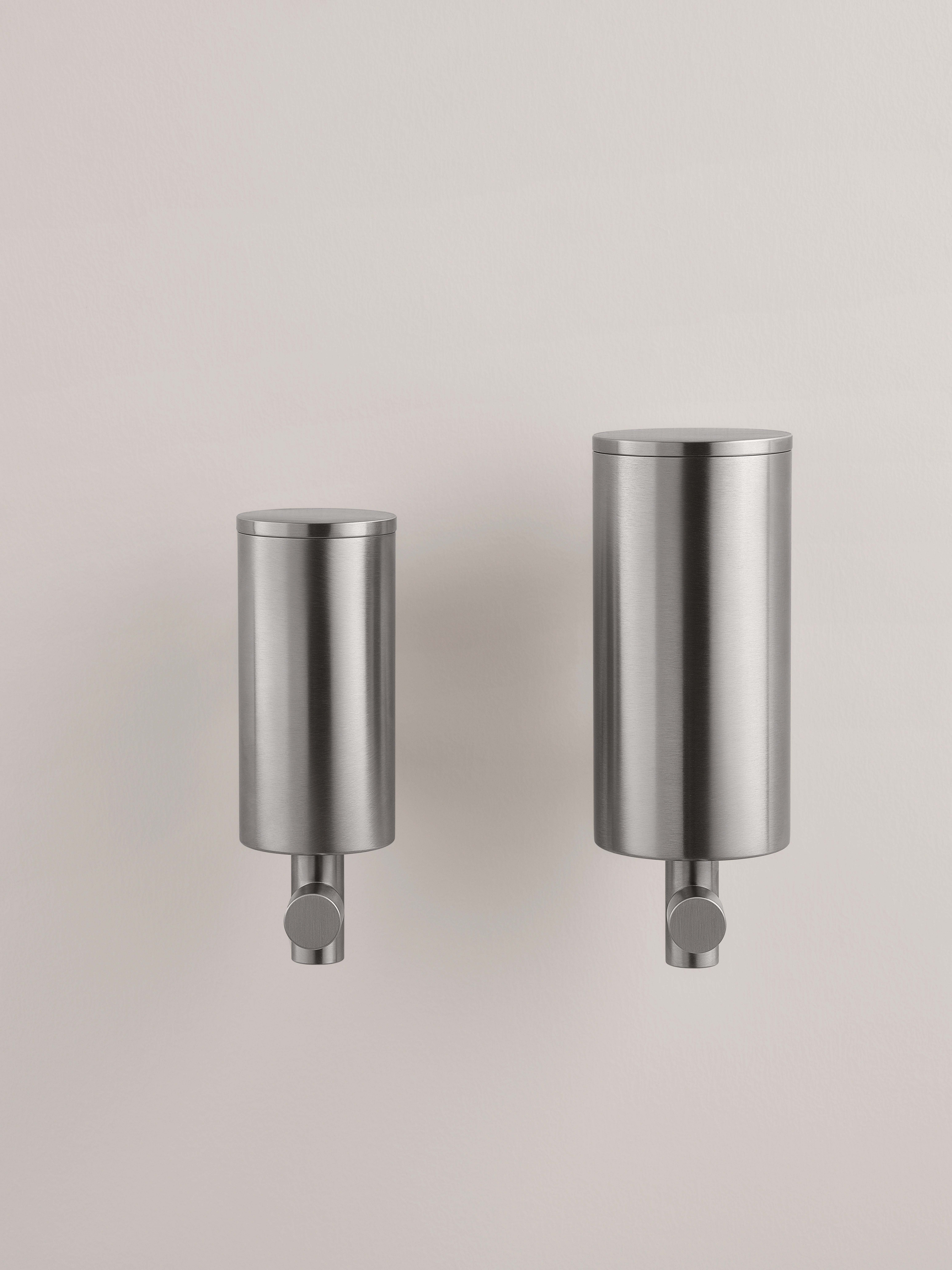 Display product T10JR - Soap dispenser from manufacturer VOLA