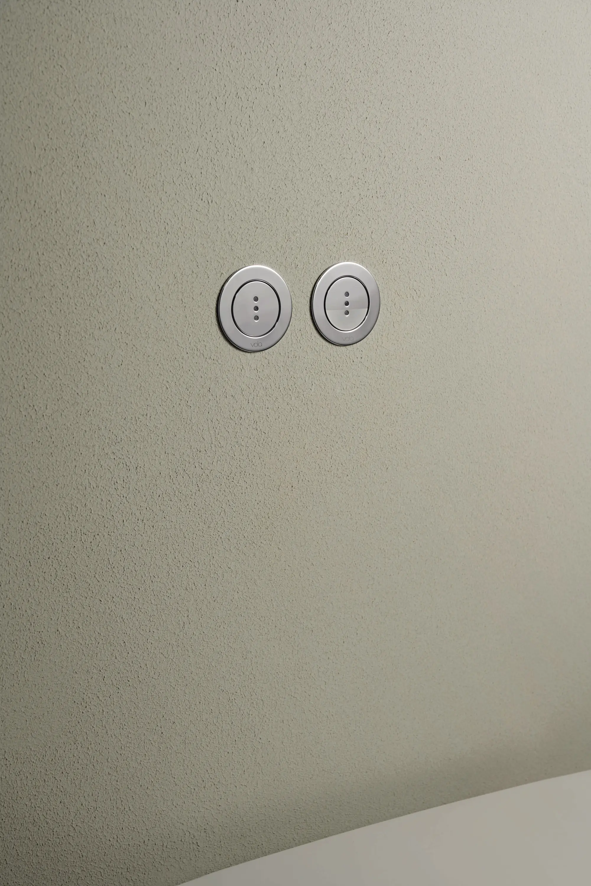 VOLA - RS83E - Electronic dual flow cistern flush