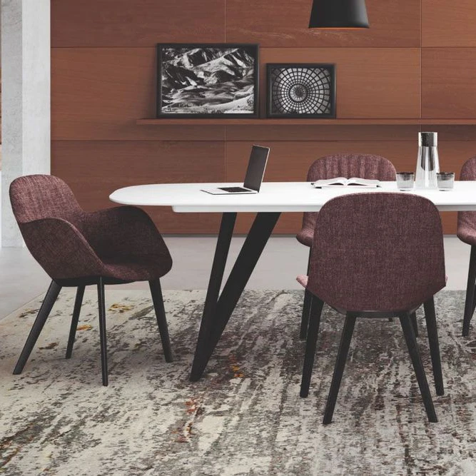 CHAIRS & BARSTOOLS