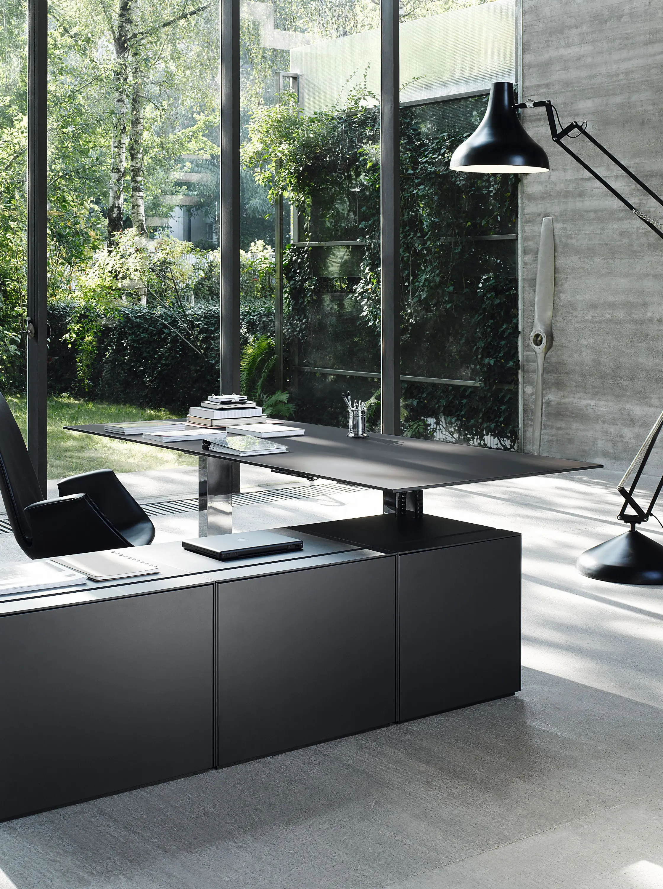 Walter Knoll - Exec-V Sideboard
