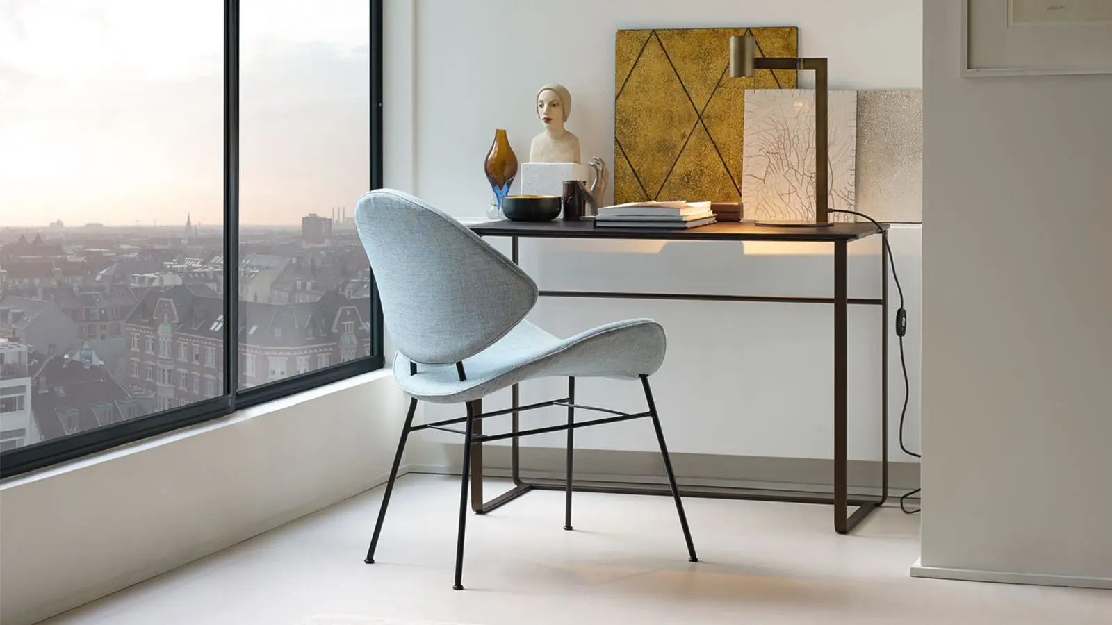 Walter Knoll - Yuuto Console