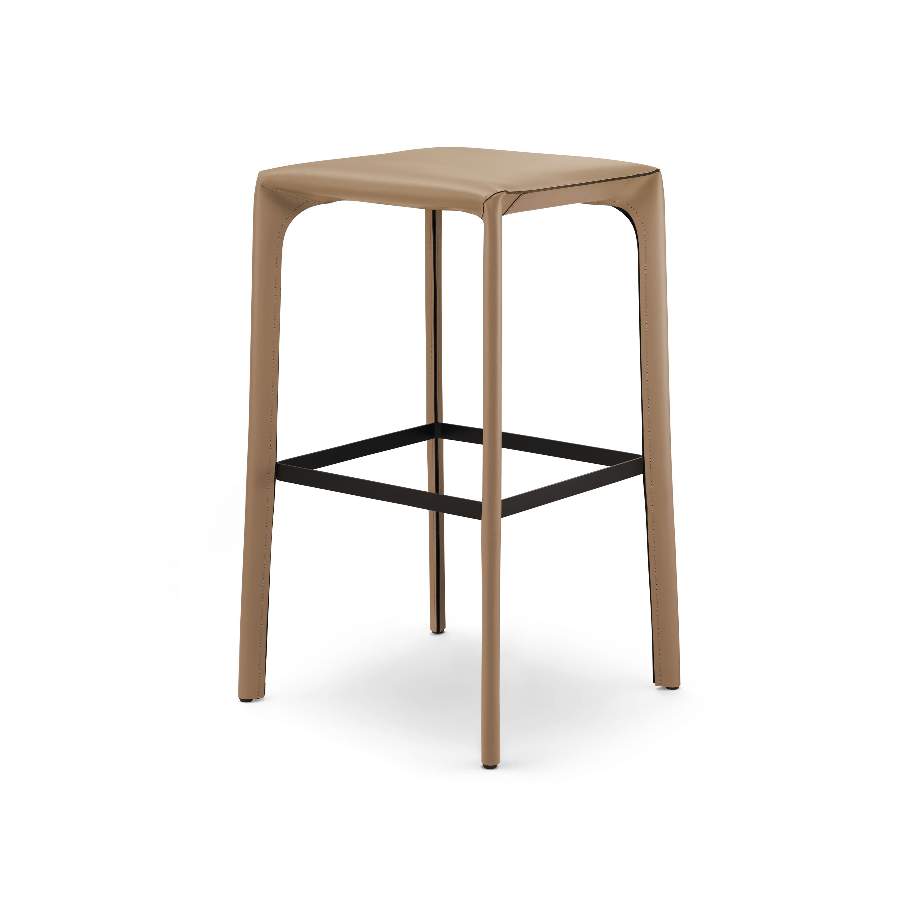 Display product Saddle Barstool from manufacturer Walter Knoll
