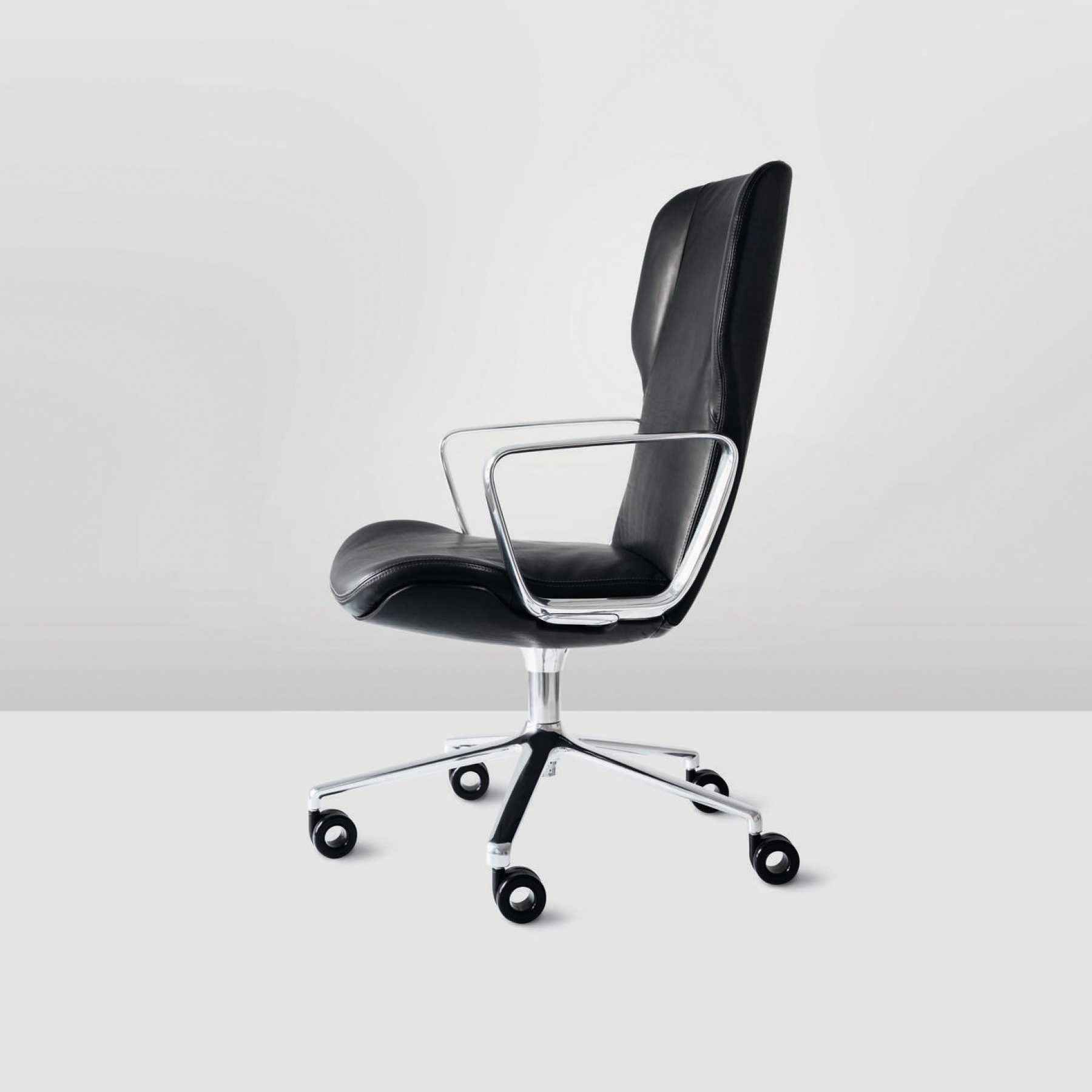 Display product Intra Lounge Chair from manufacturer Wilkhahn