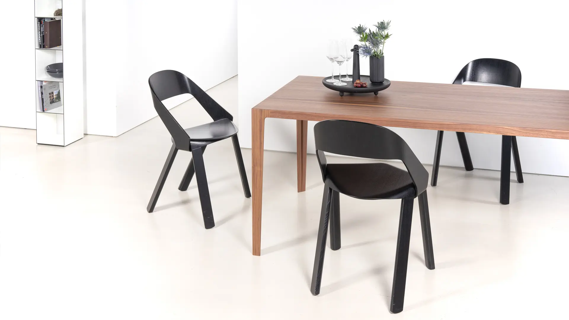 WOGG - WOGG 38 Table | walnut
