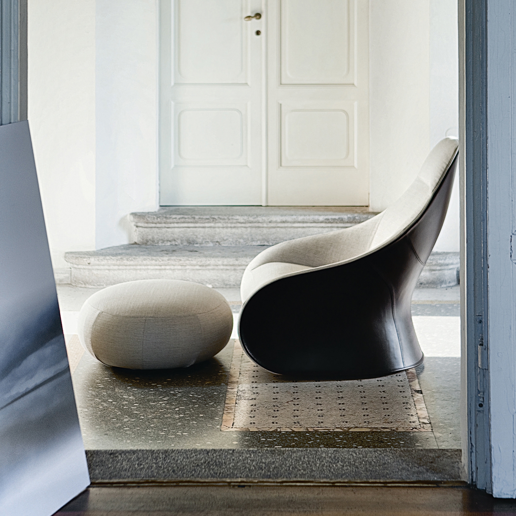 SEATING FURNITURE