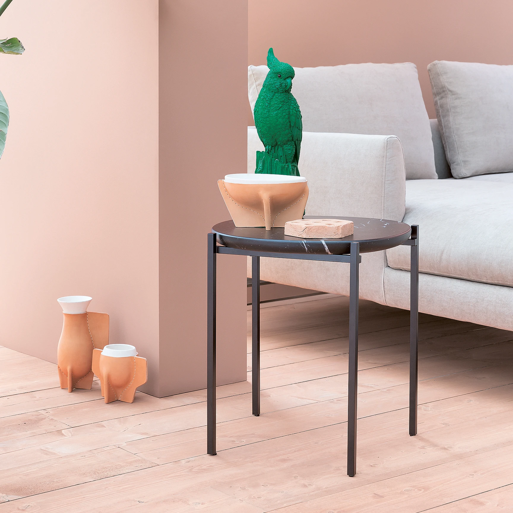 SIDE / COFFEE TABLES