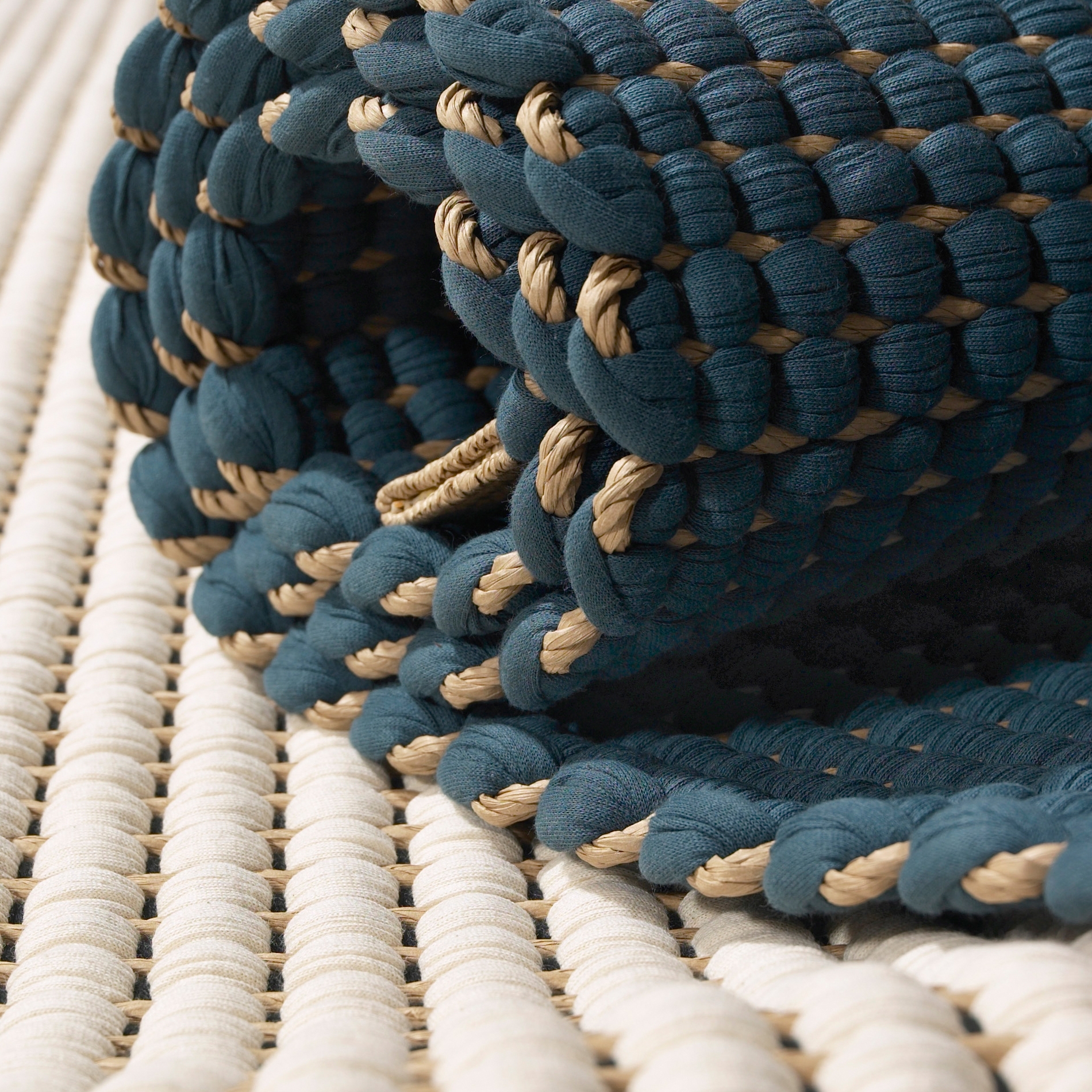 WOVEN RUGS