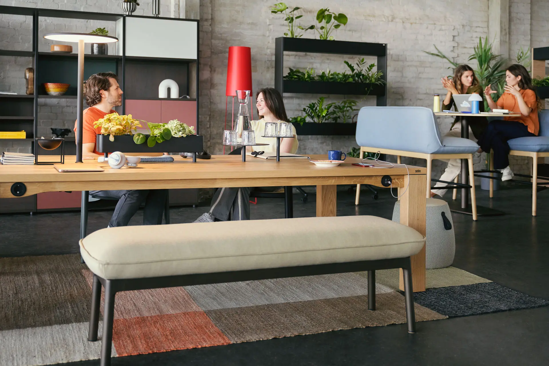 Sedus Stoll - se:café team table