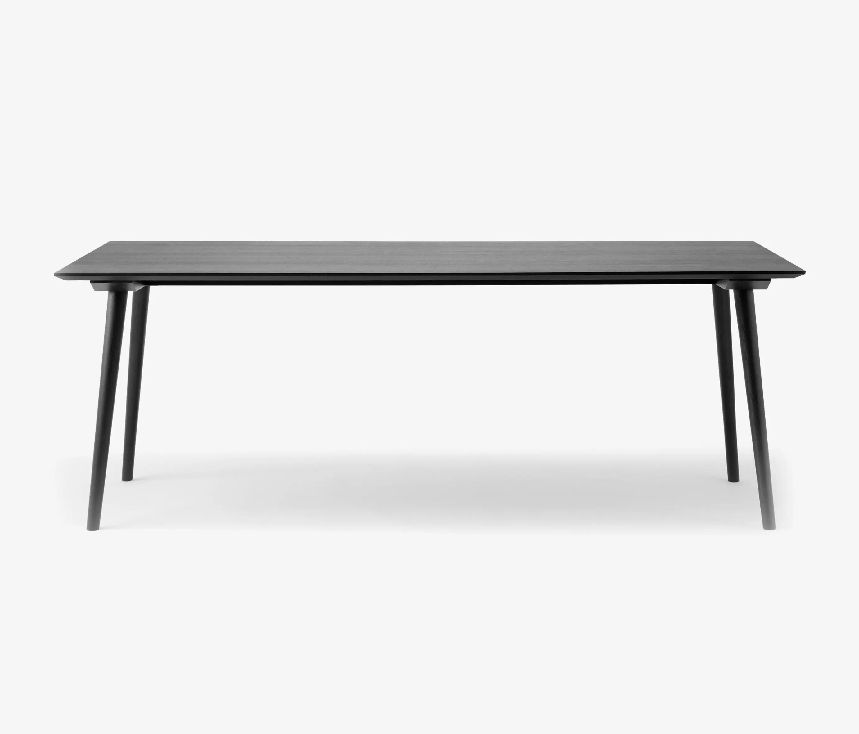 &TRADITION - In Between SK5 Black Lacquered Oak