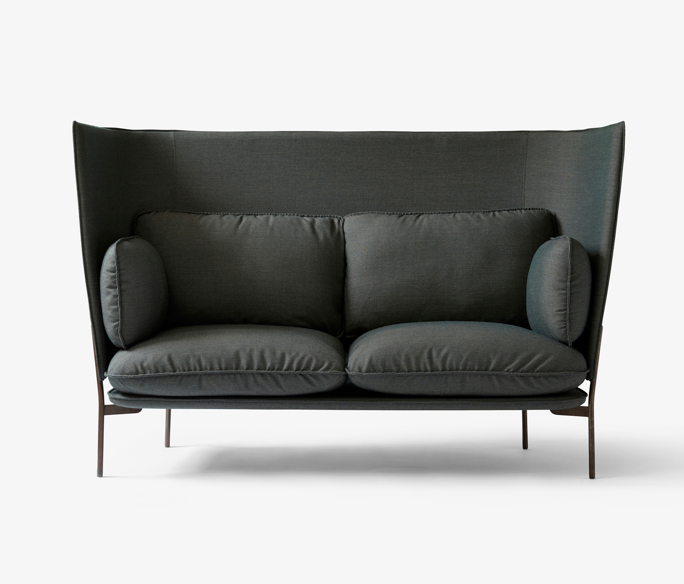 Vertoon produk Cloud High Back LN6 Warm Black w. Fiord 972 van vervaardiger &TRADITION