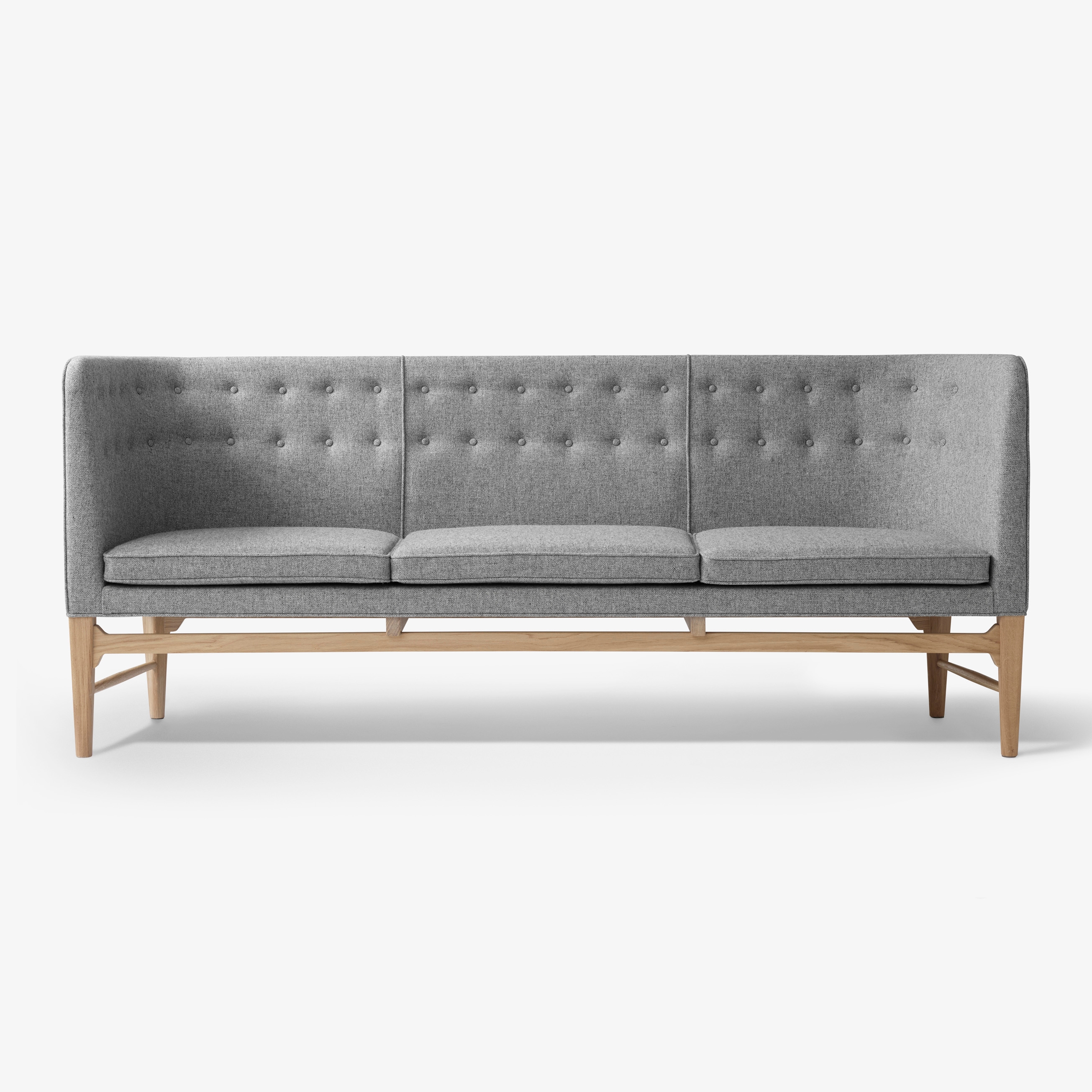 Display product Mayor Sofa AJ5 Hallingdal 130 w. White Oiled Oak from manufacturer &TRADITION