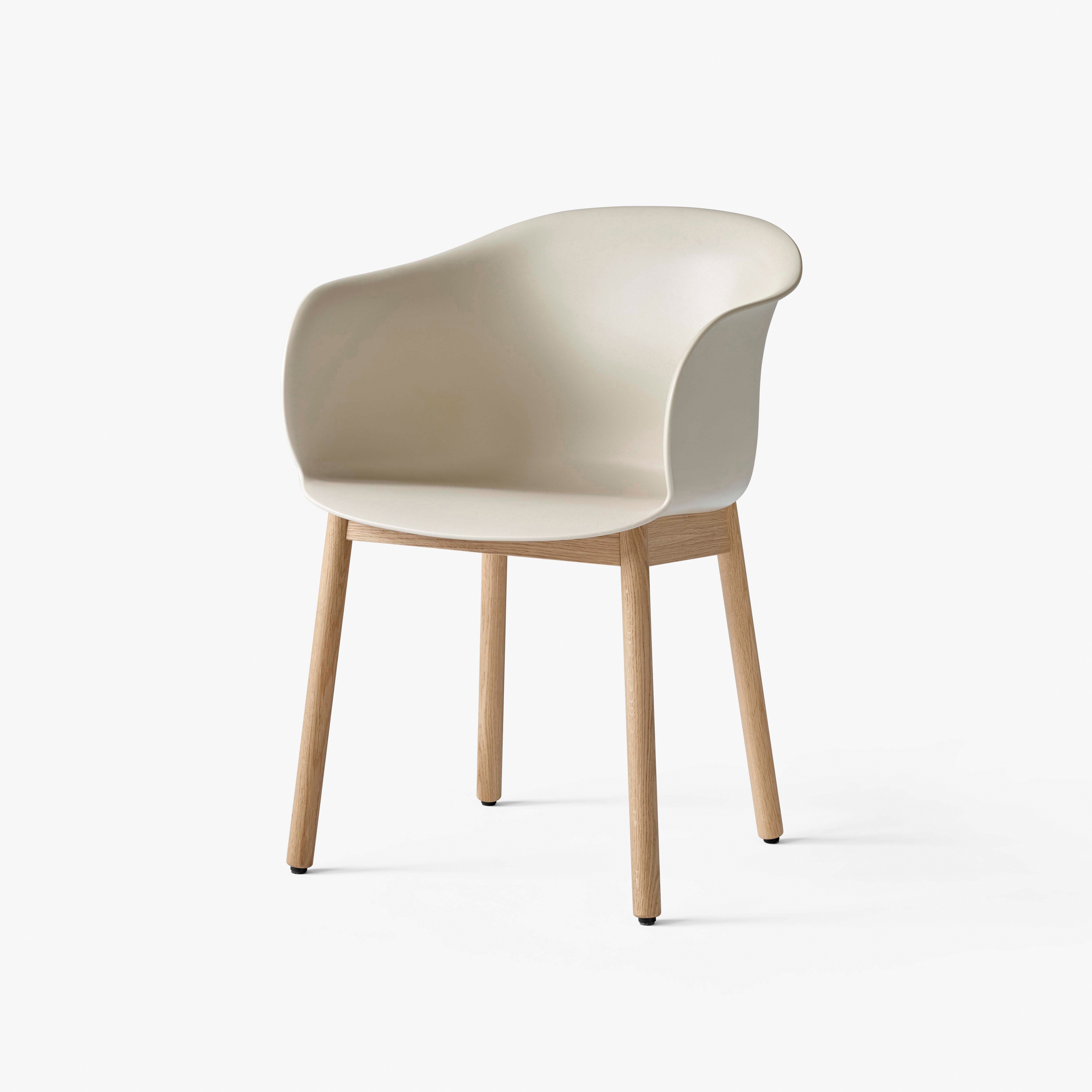 Elefy JH30 Soft Beige w. Lacquered Oak