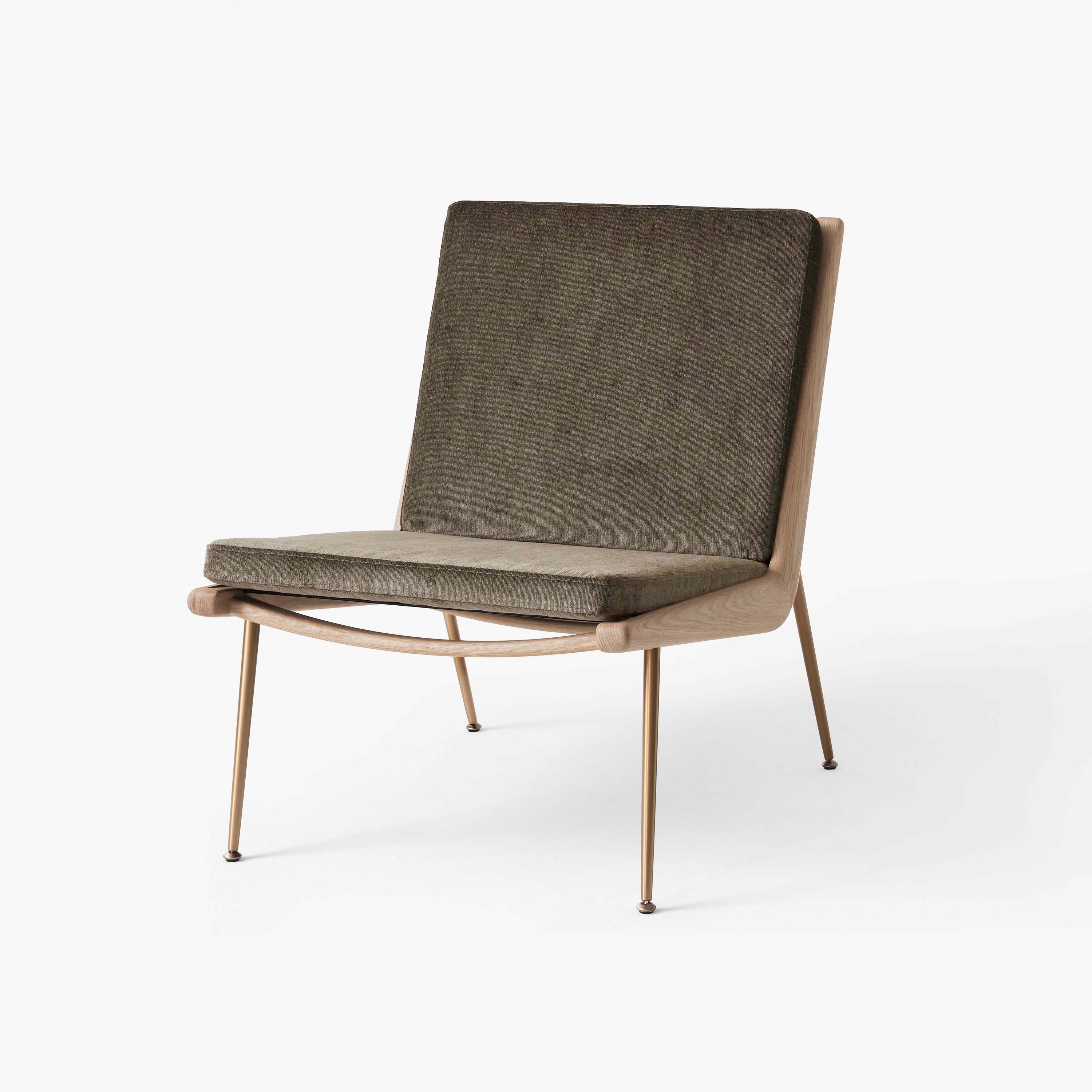 Mostrar el producto Boomerang HM1 Duke 004 w. Oiled oak & Brass base del fabricante &TRADITION