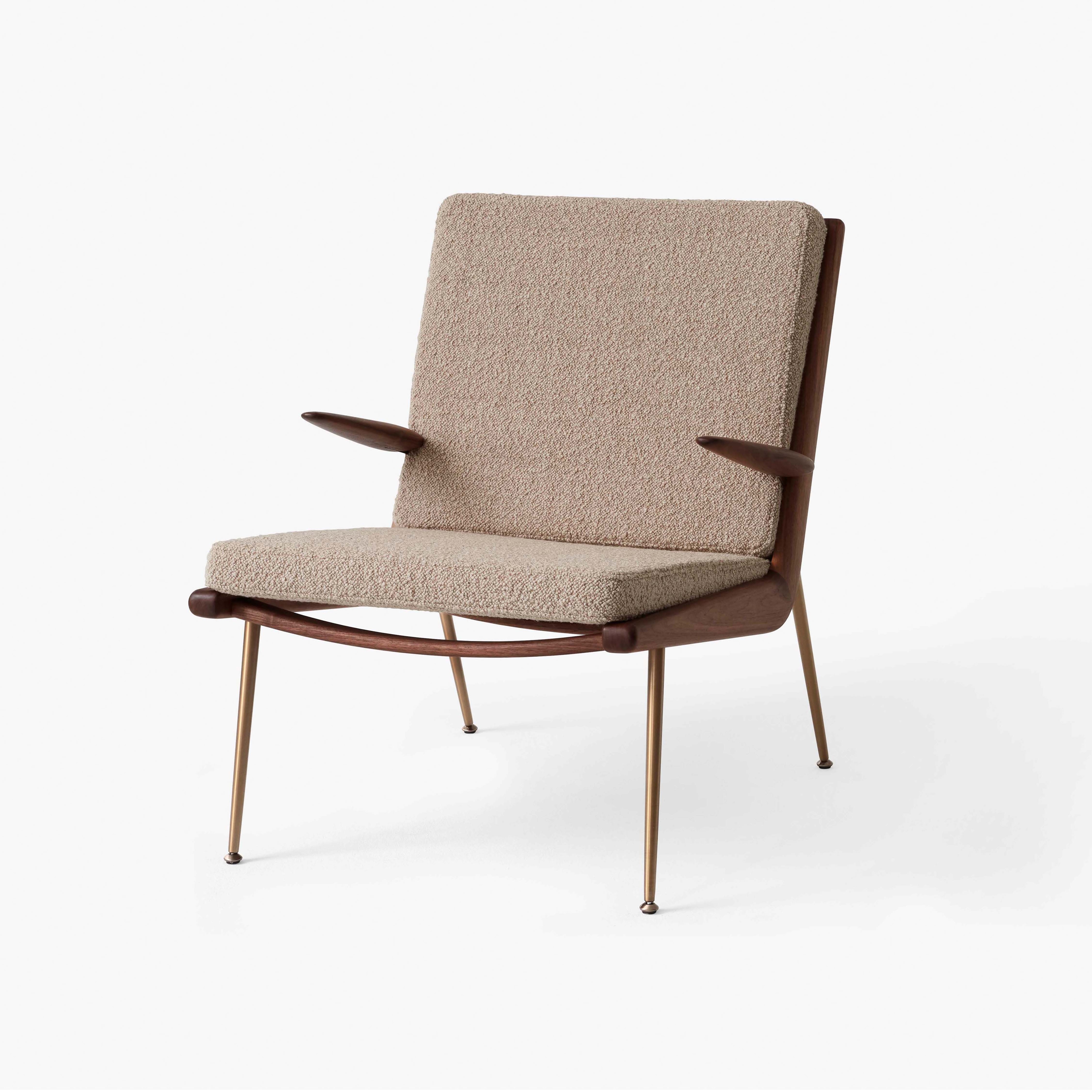 Produkt Boomerang HM2 Karakorum 003 w. Oiled Walnut & Brass base des Herstellers &TRADITION anzeigen