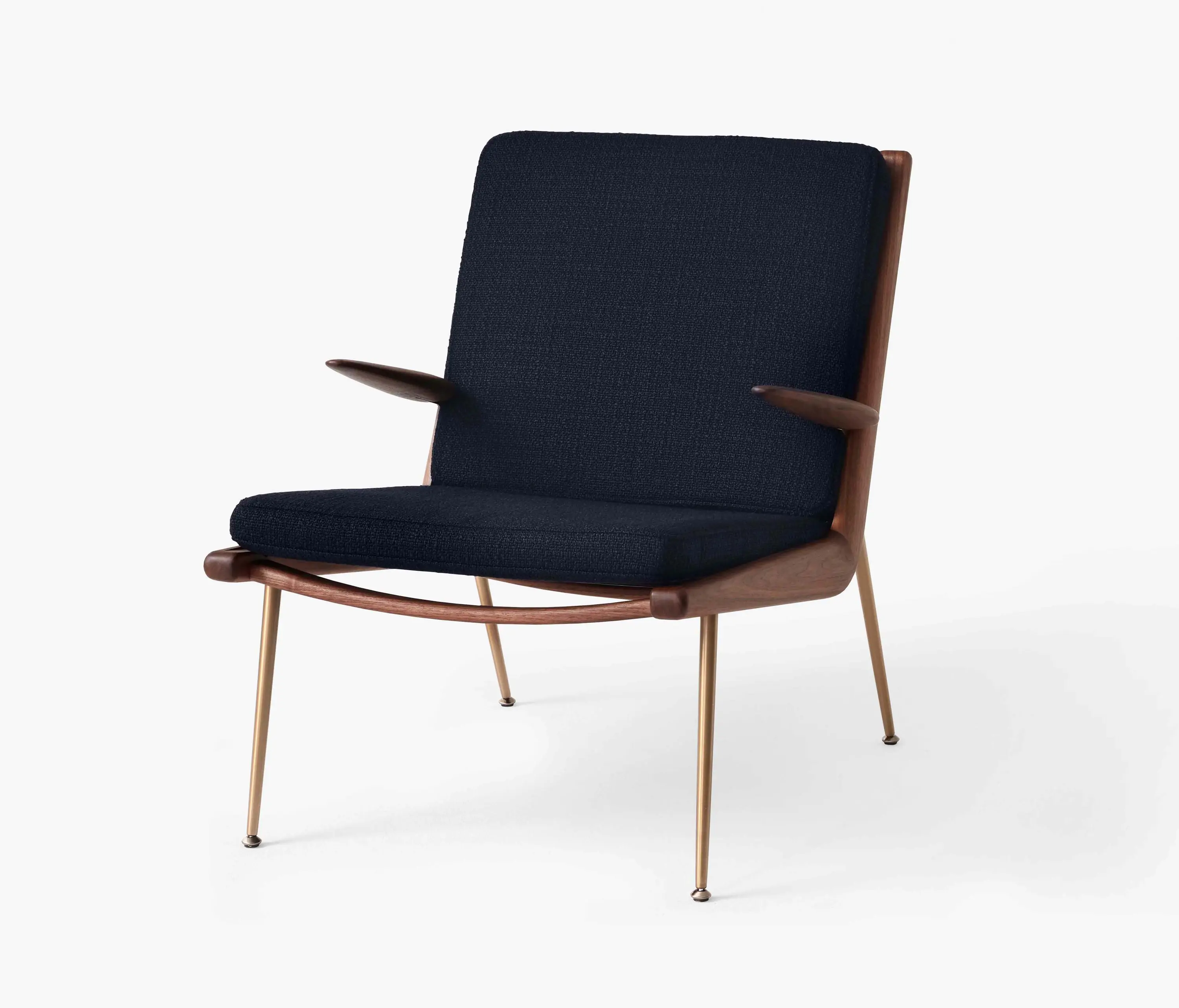 &TRADITION - Boomerang HM2 Loop Marine w. Oiled Walnut & Brass base