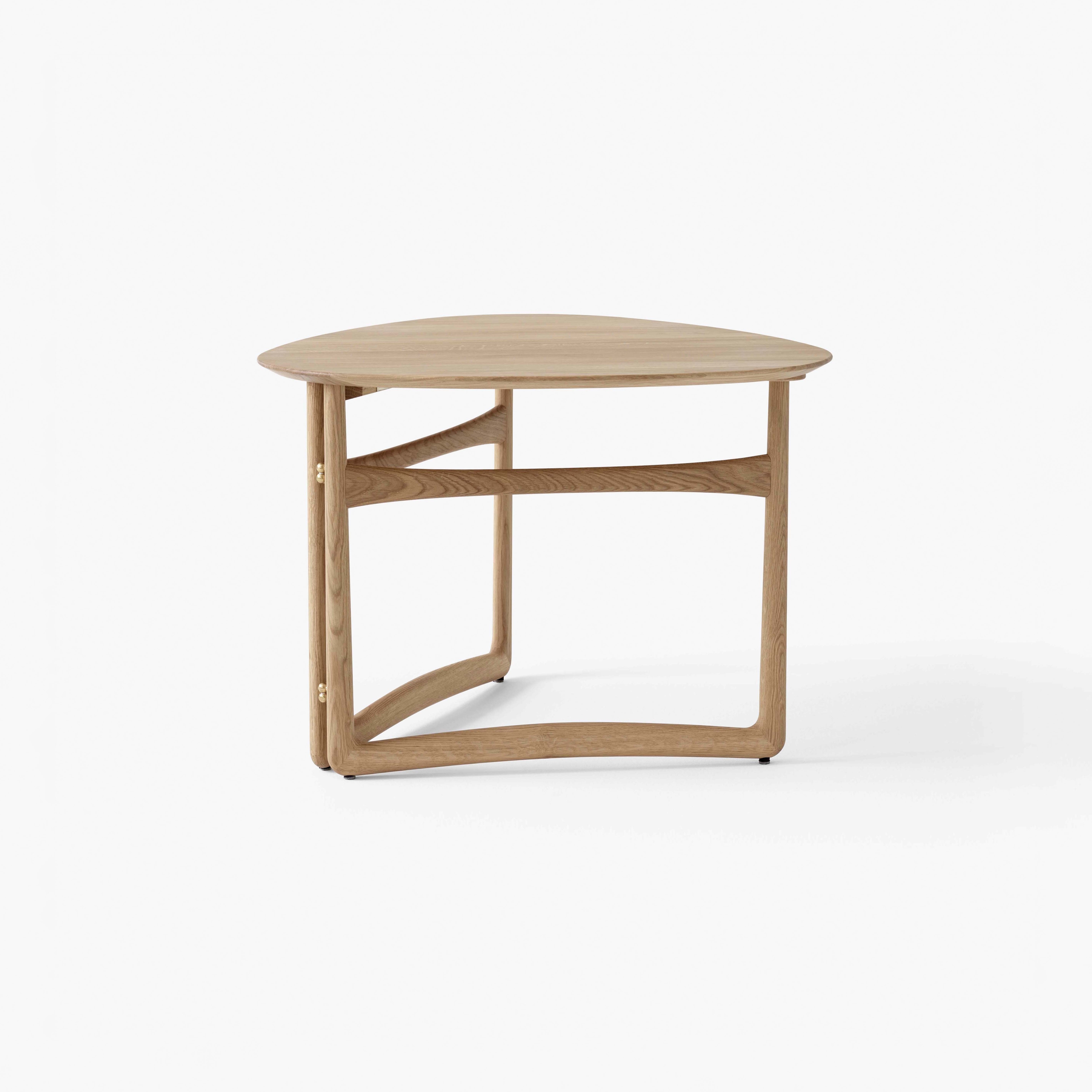 Display product Drop Leaf HM5 Oiled Oak from manufacturer &TRADITION