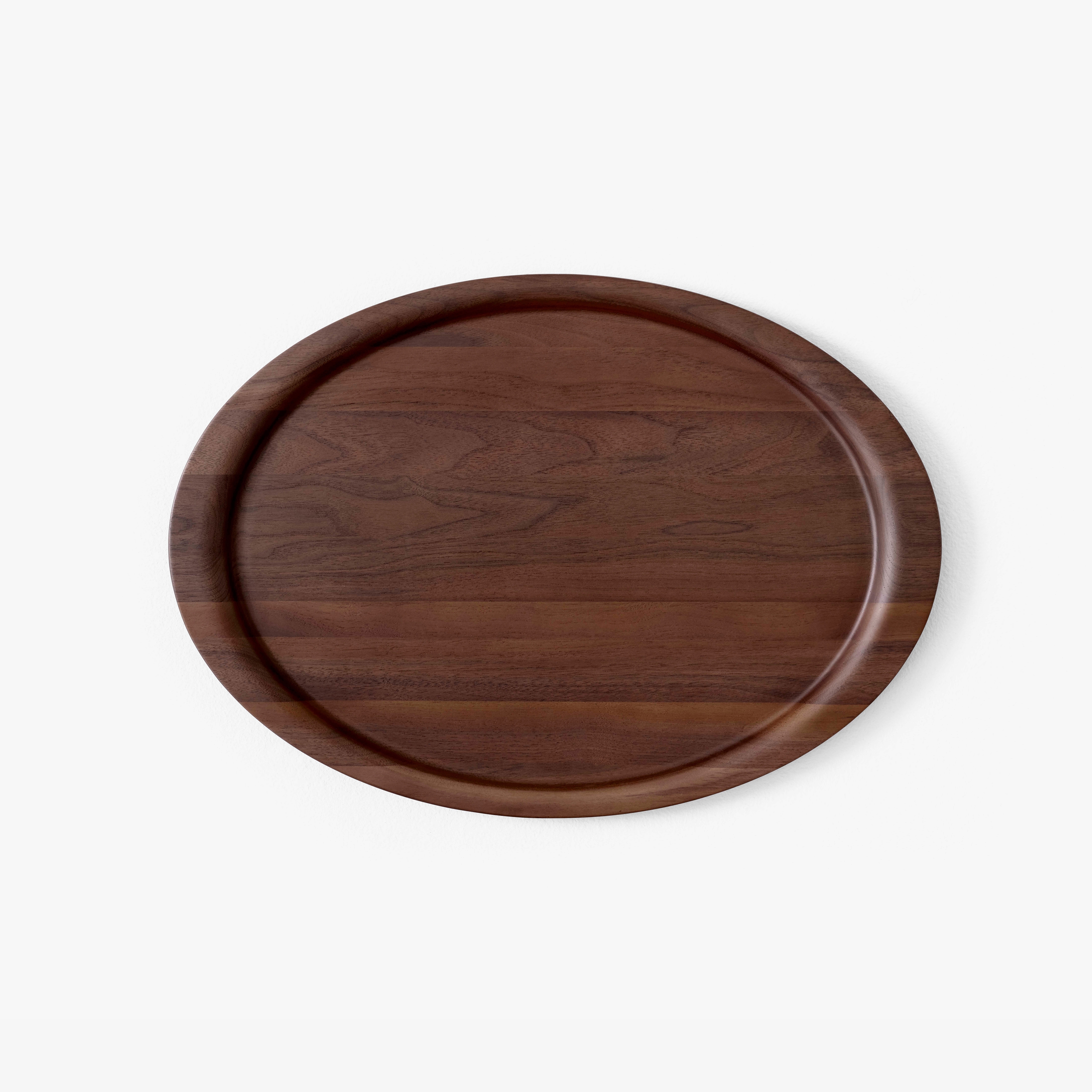 Display product &Tradition Collect | Tray SC65 Lacquered Walnut from manufacturer &TRADITION