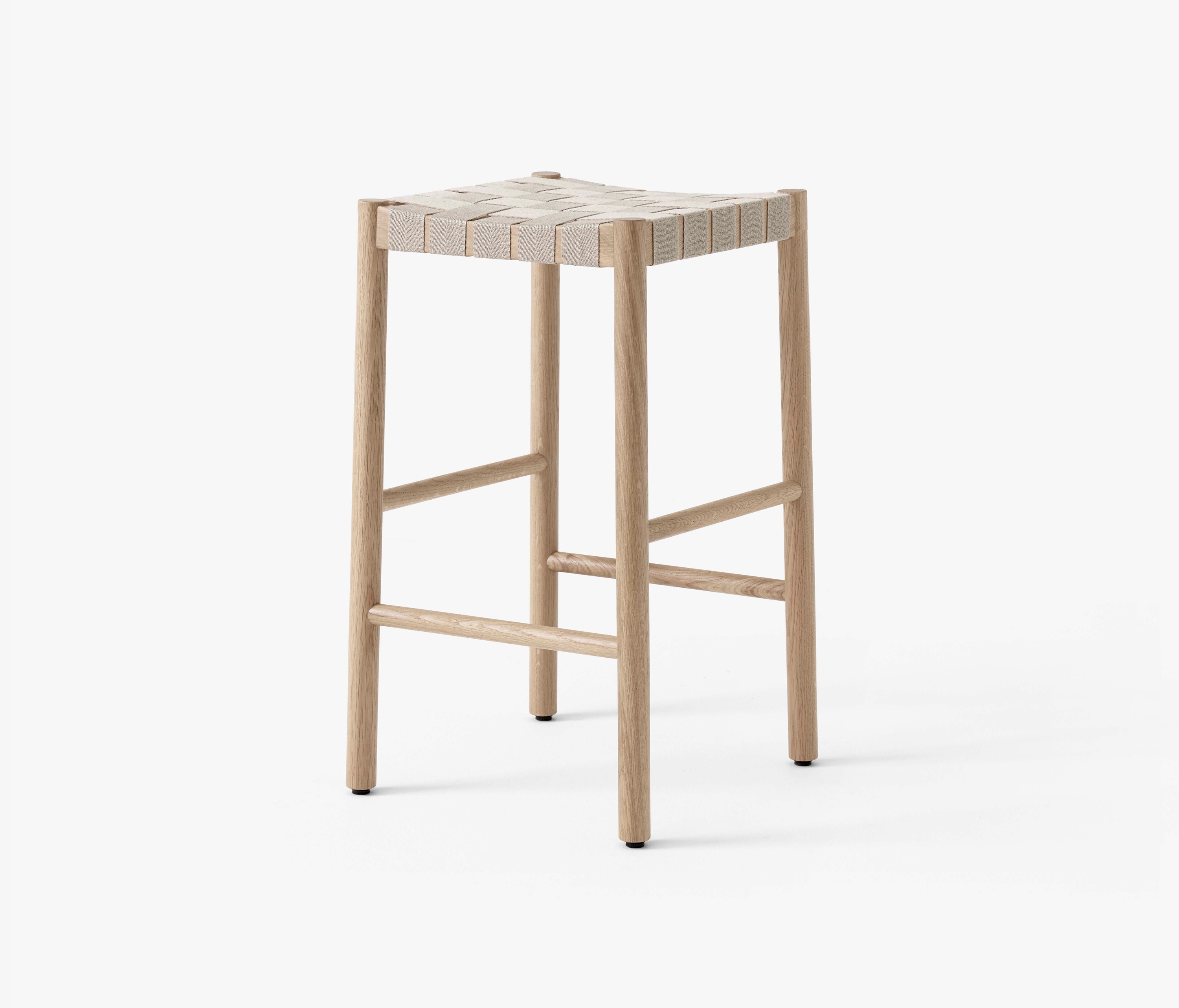 Mostra il prodotto Betty TK7 Oak w. Natural Webbing del produttore &TRADITION