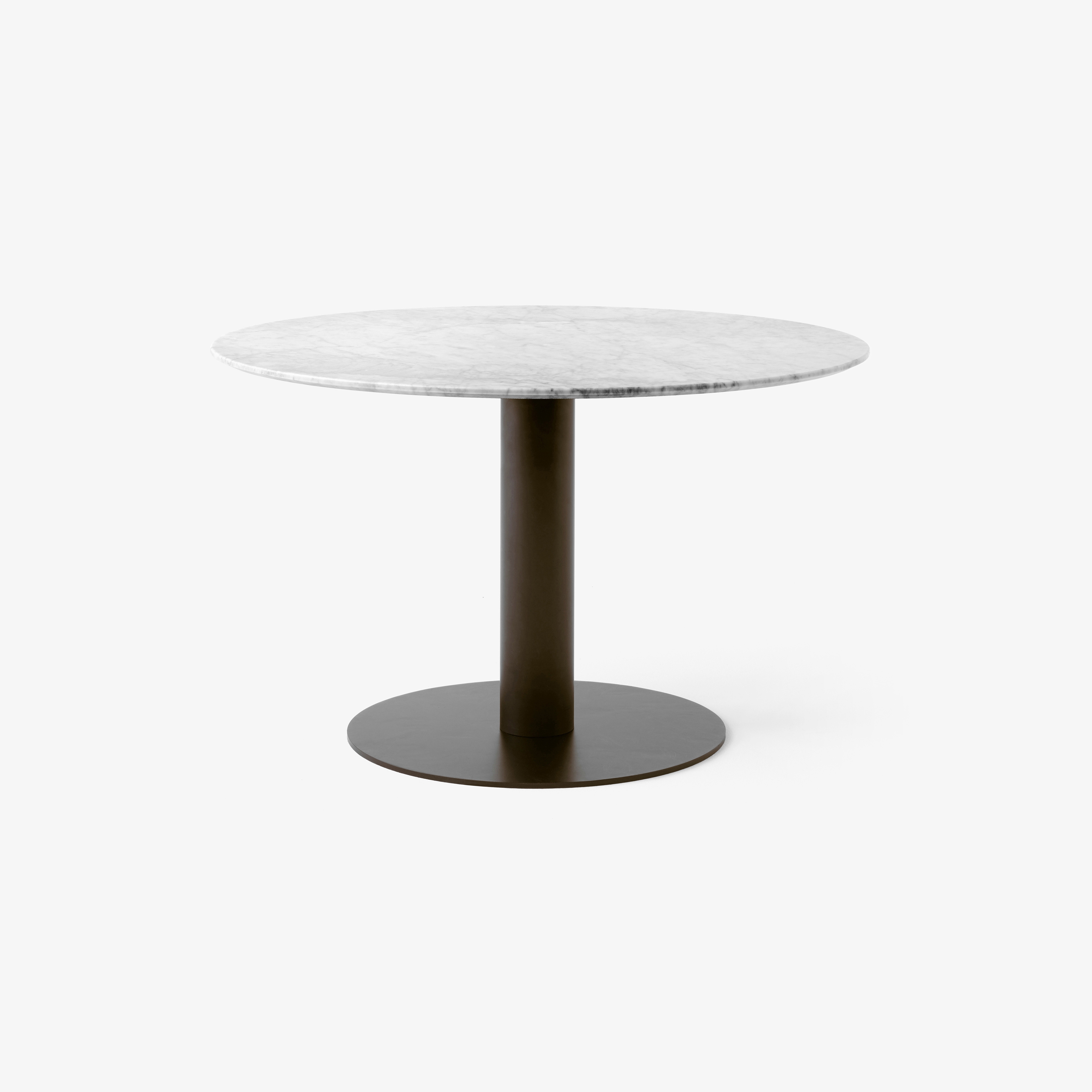 Mostra il prodotto In Between SK19 Bianco Carrara w. Bronzed base del produttore &TRADITION