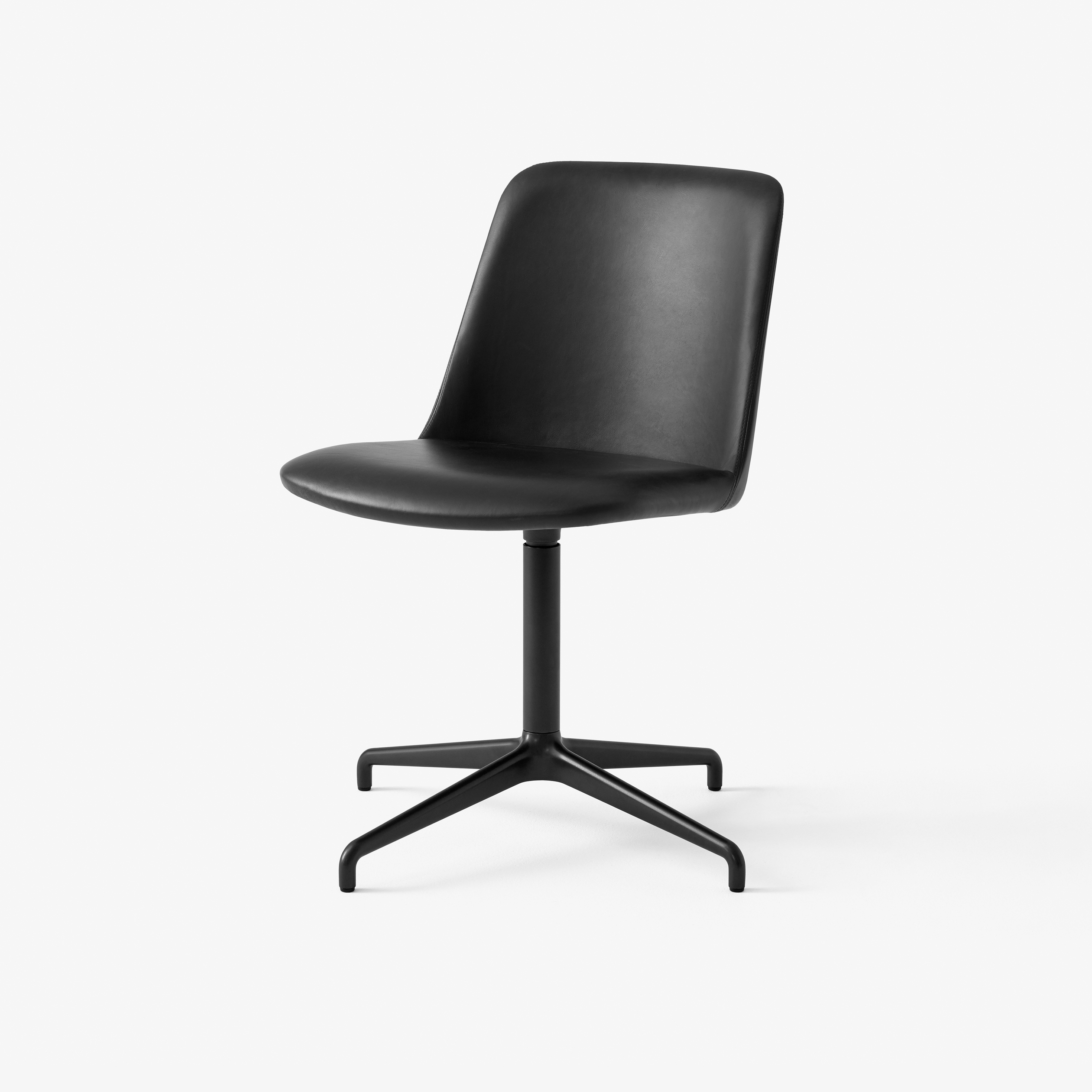 Vertoon produk Rely HW13 & HW18 Black w. Black Silk Leather van vervaardiger &TRADITION
