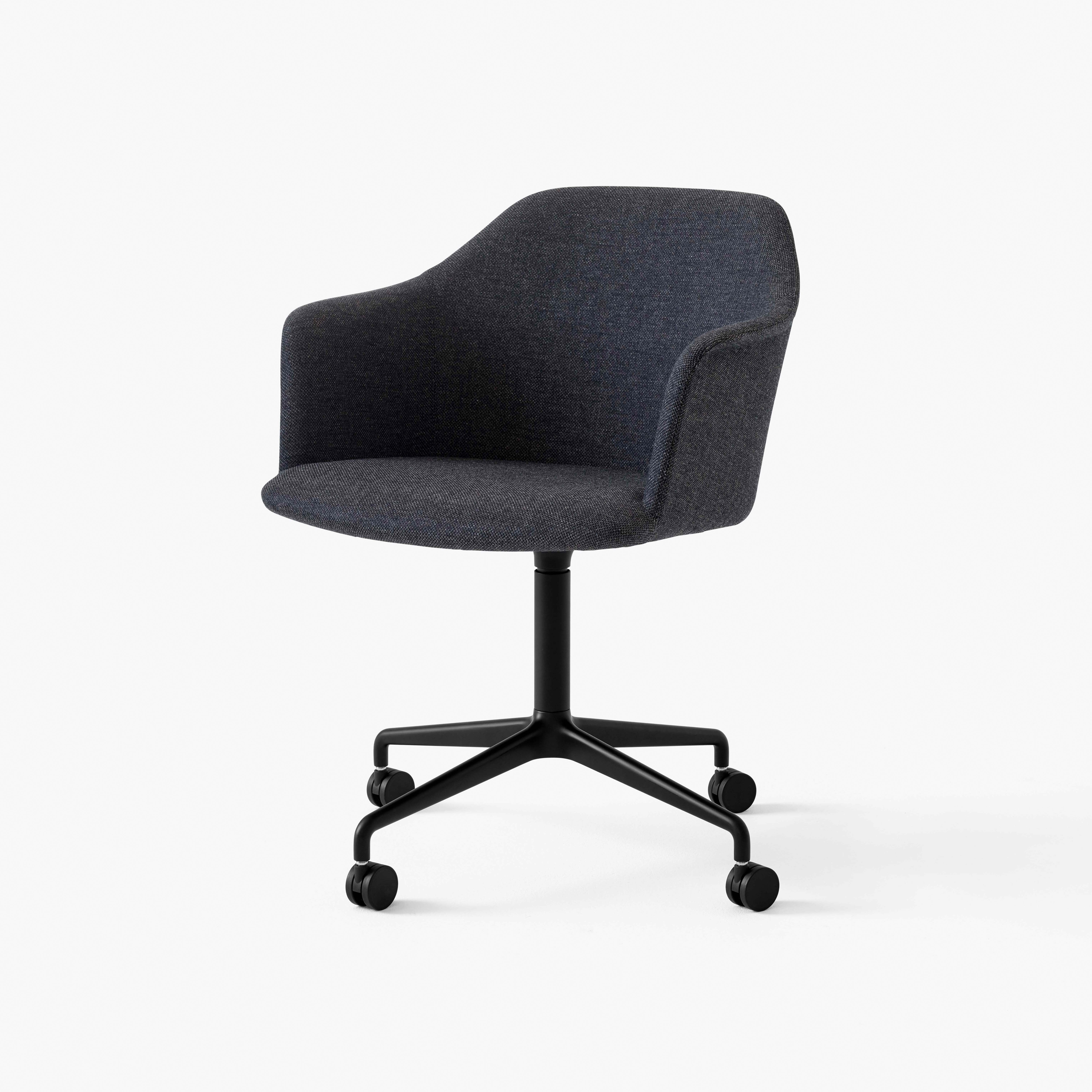 Vertoon produk Rely HW50 Black w. Re-Wool 198 van vervaardiger &TRADITION