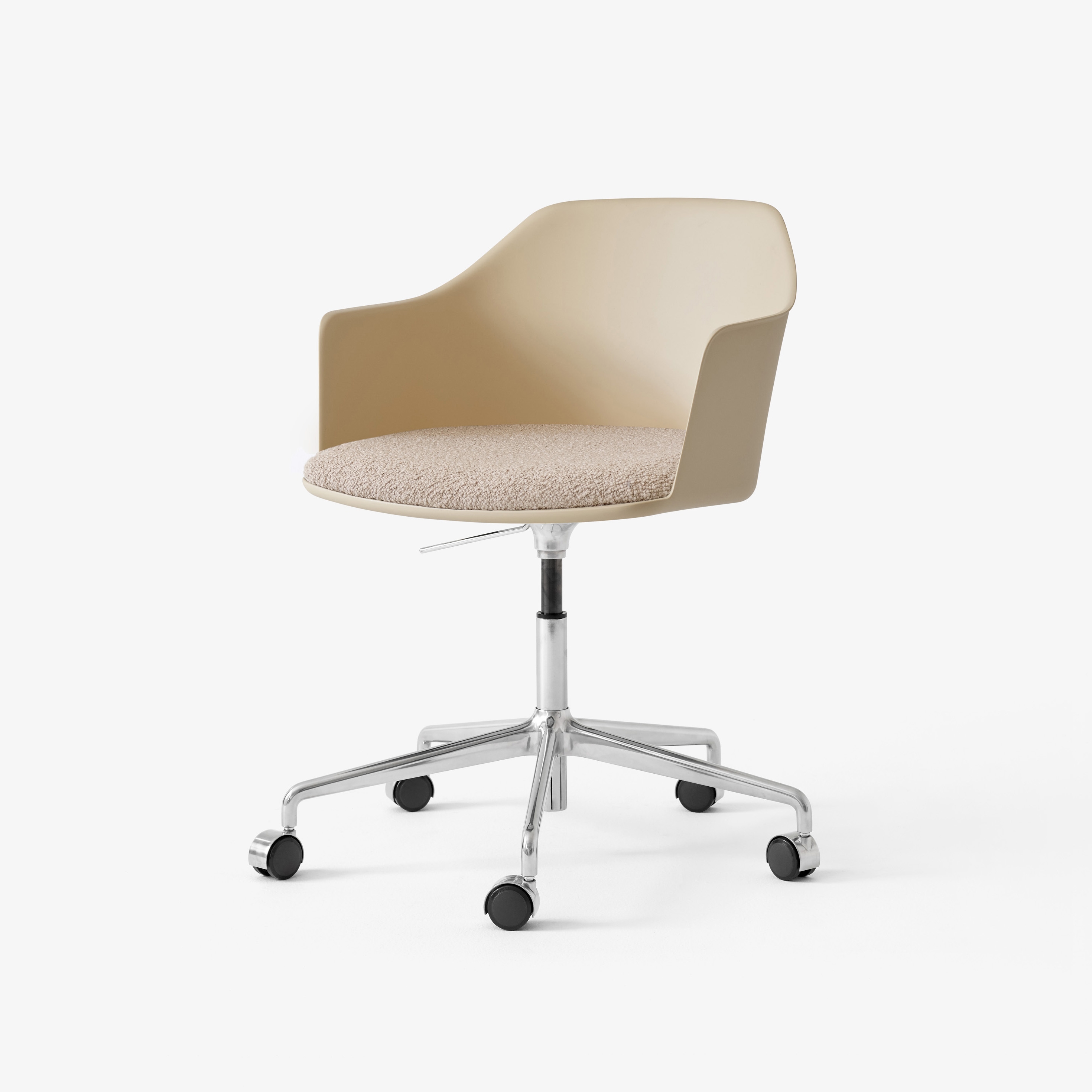 Rely HW54 Beige Sand Shell w. Karakorum 003 Cushion & Polished Aluminium Base