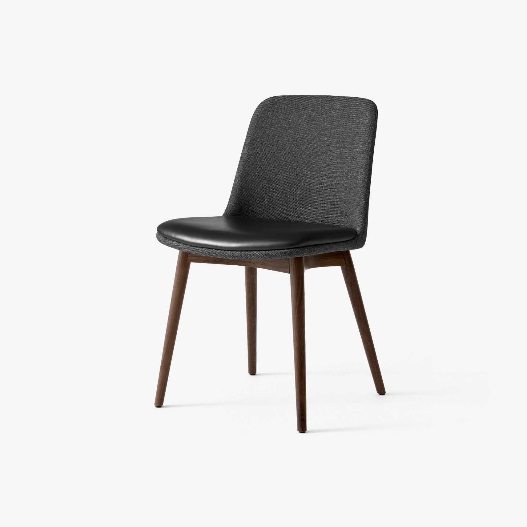 Vertoon produk Rely HW75 Re-Wool 198 & Elmo Soft Black Leather w. Walnut base van vervaardiger &TRADITION