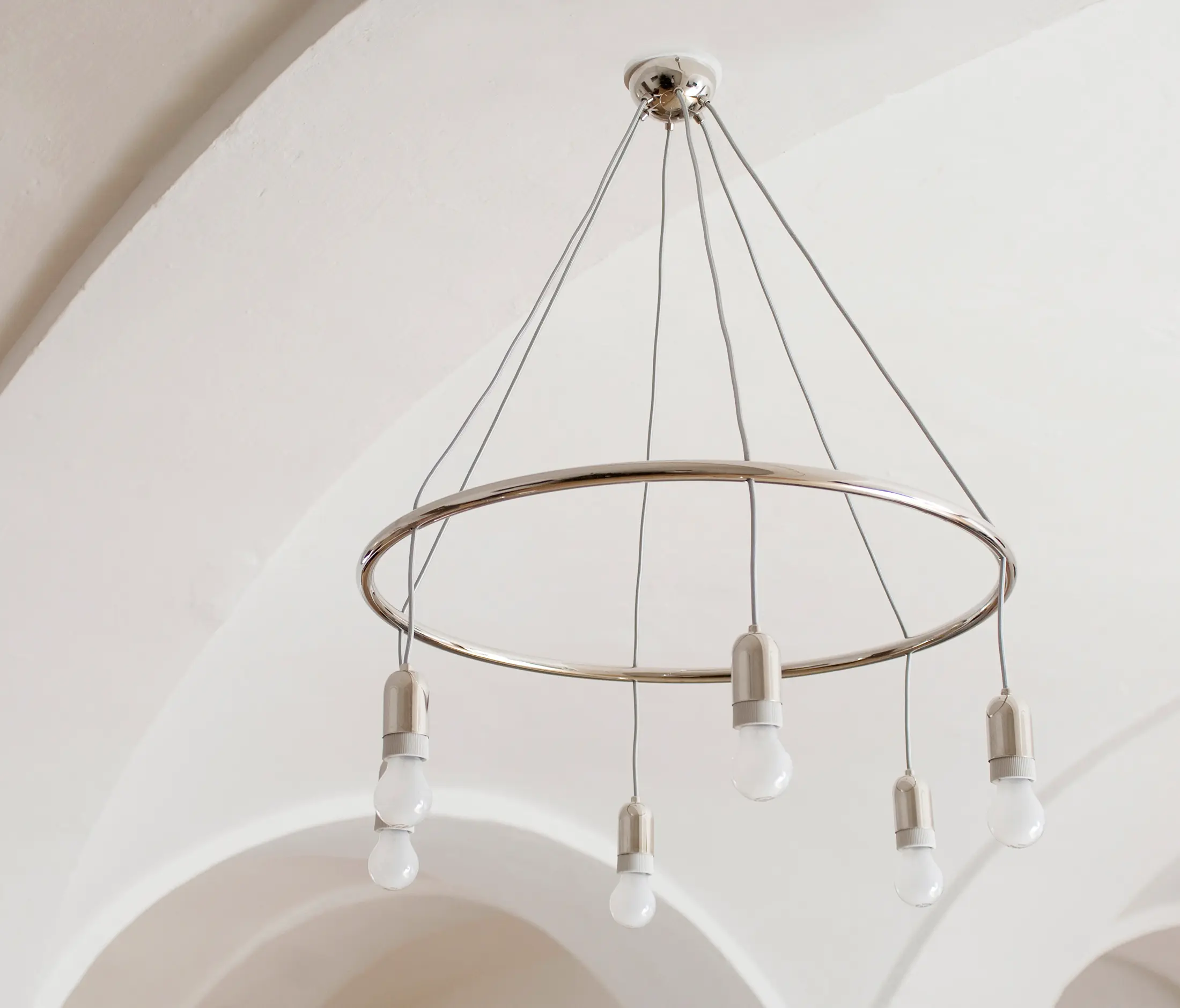 Woka - Goldman Hula Hoop chandelier