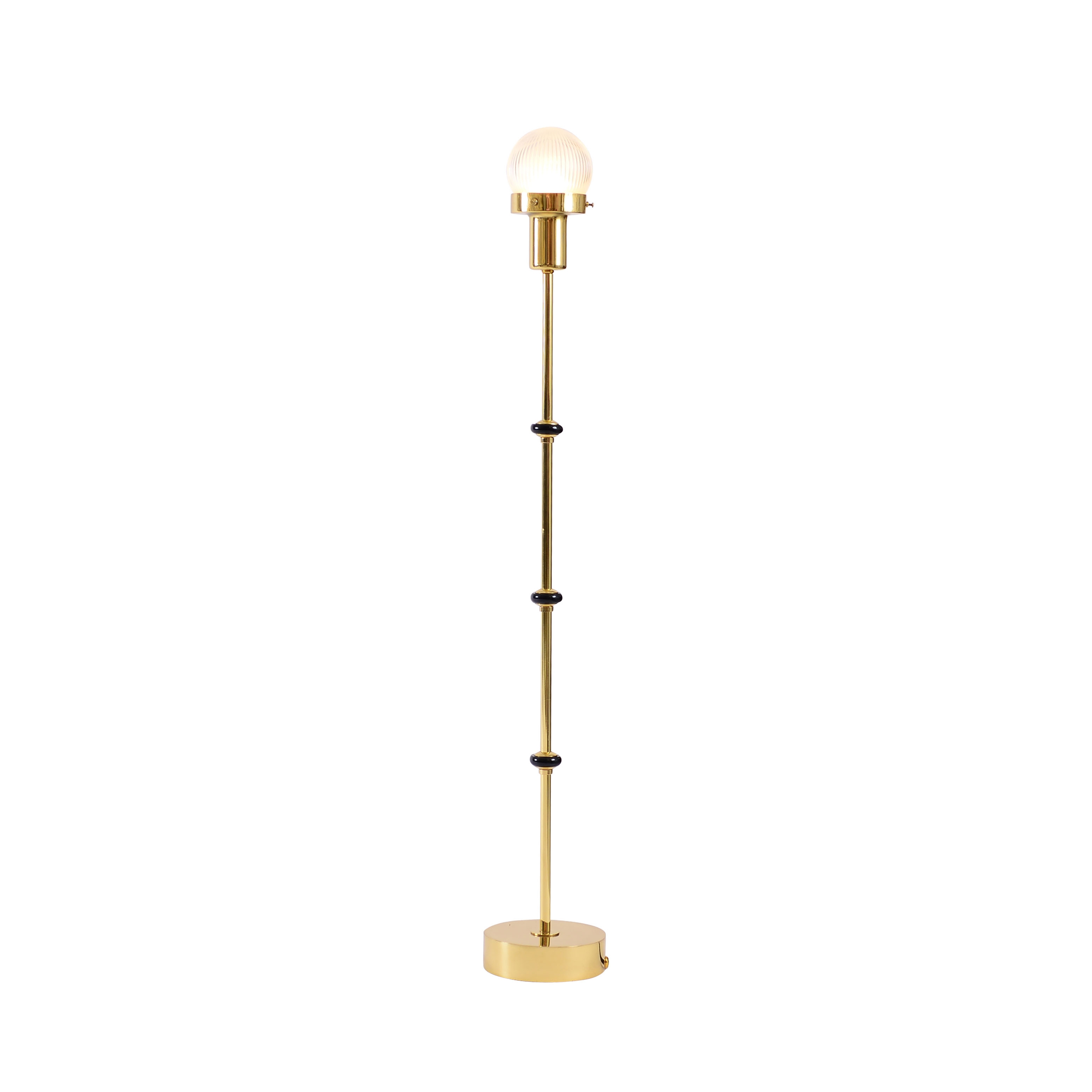 Mostra il prodotto Trick table lamp del produttore Woka