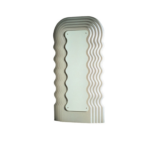 Display product Ultrafragola from manufacturer Poltronova