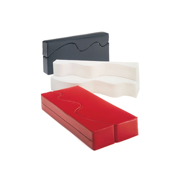 Display product Superonda from manufacturer Poltronova