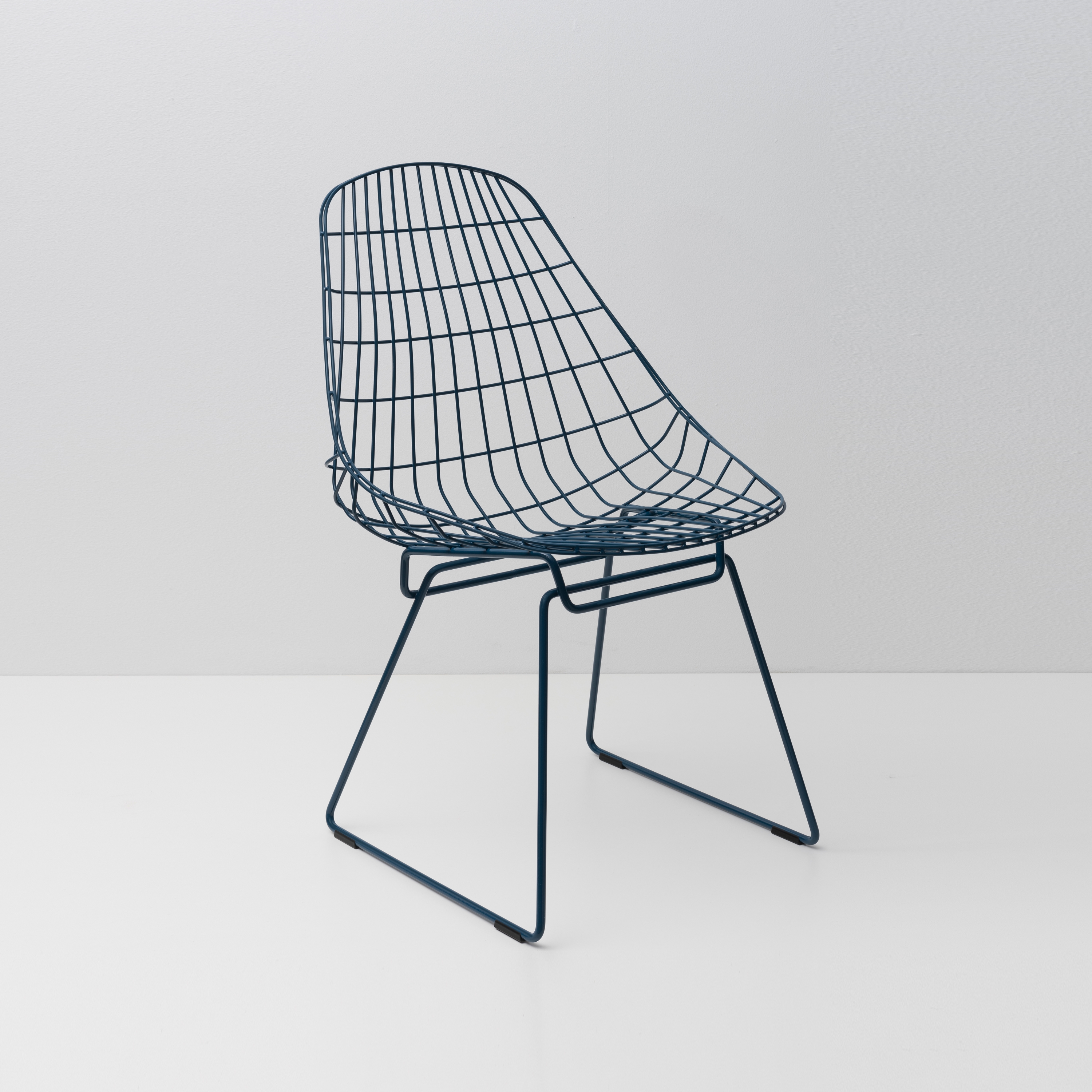 Display product Wire chair SM05 from manufacturer Pastoe