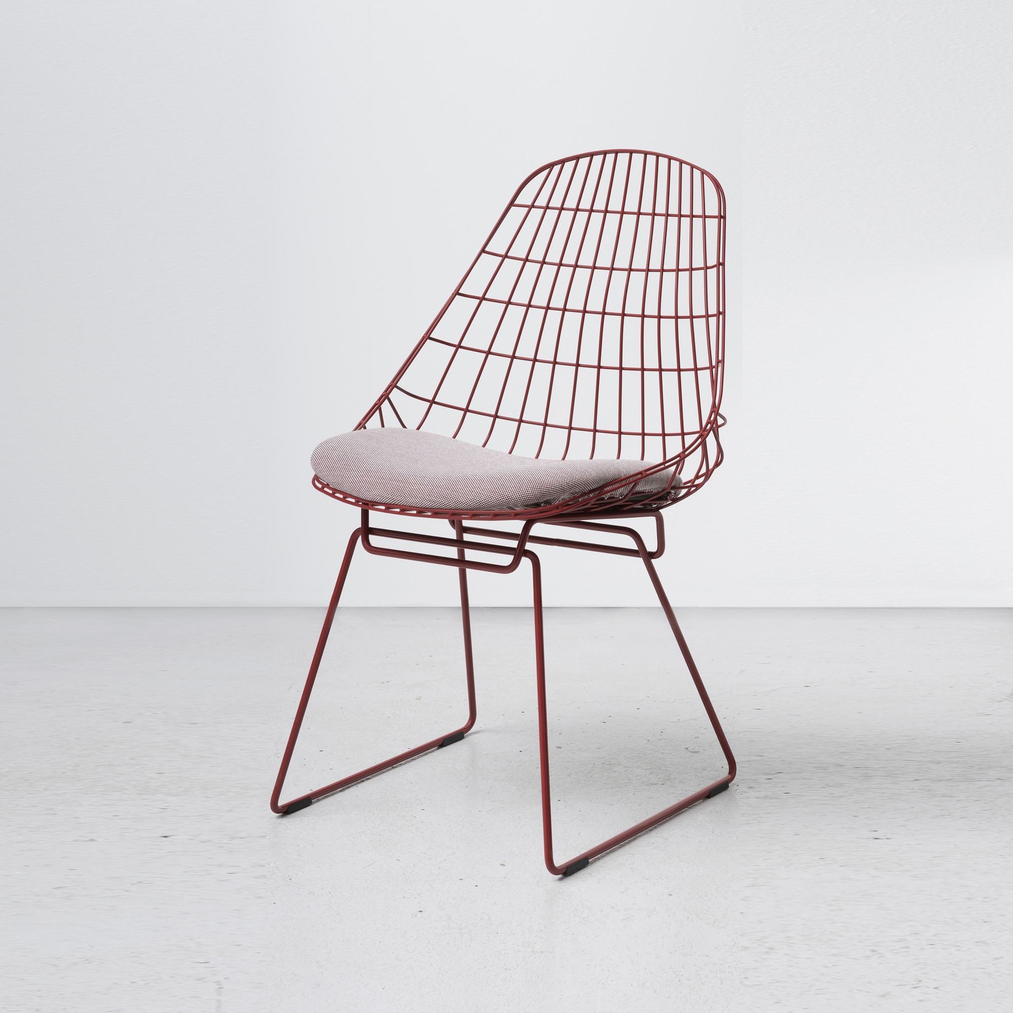 Display product Wire chair SM05 from manufacturer Pastoe