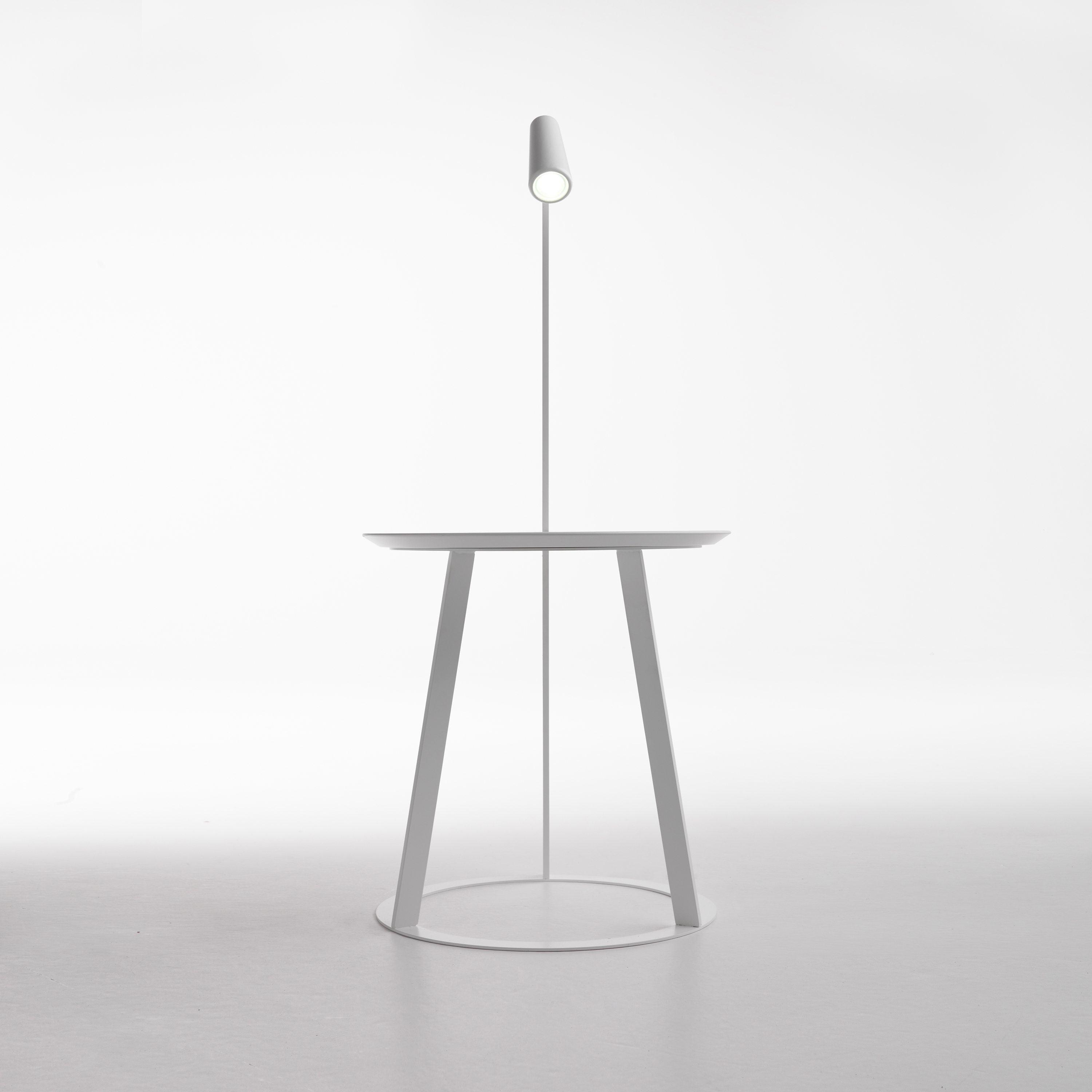 Produkt Albino Torcia - side table des Herstellers CASAMANIA & HORM anzeigen
