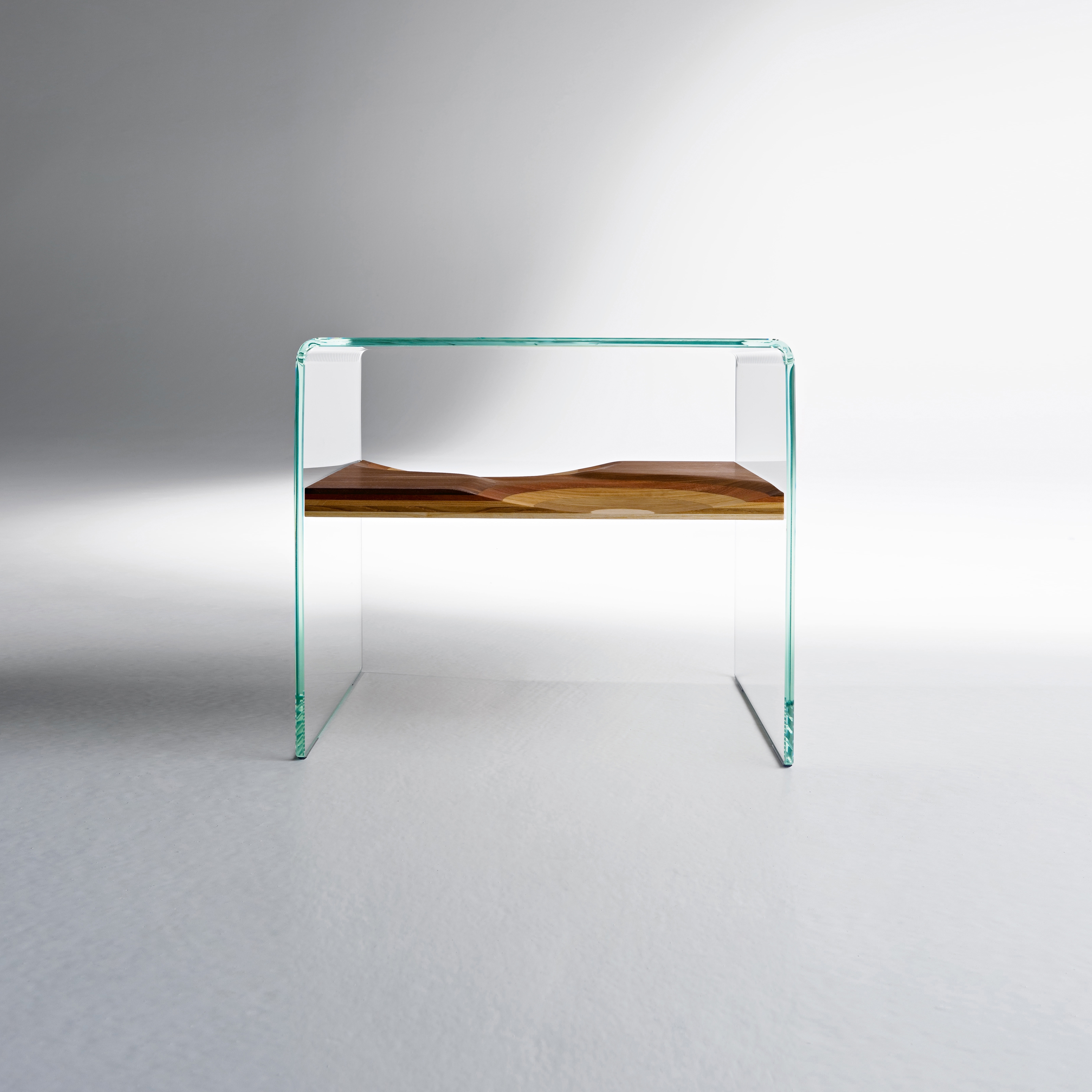 Display product Ripples Bifronte sidetable from manufacturer CASAMANIA & HORM