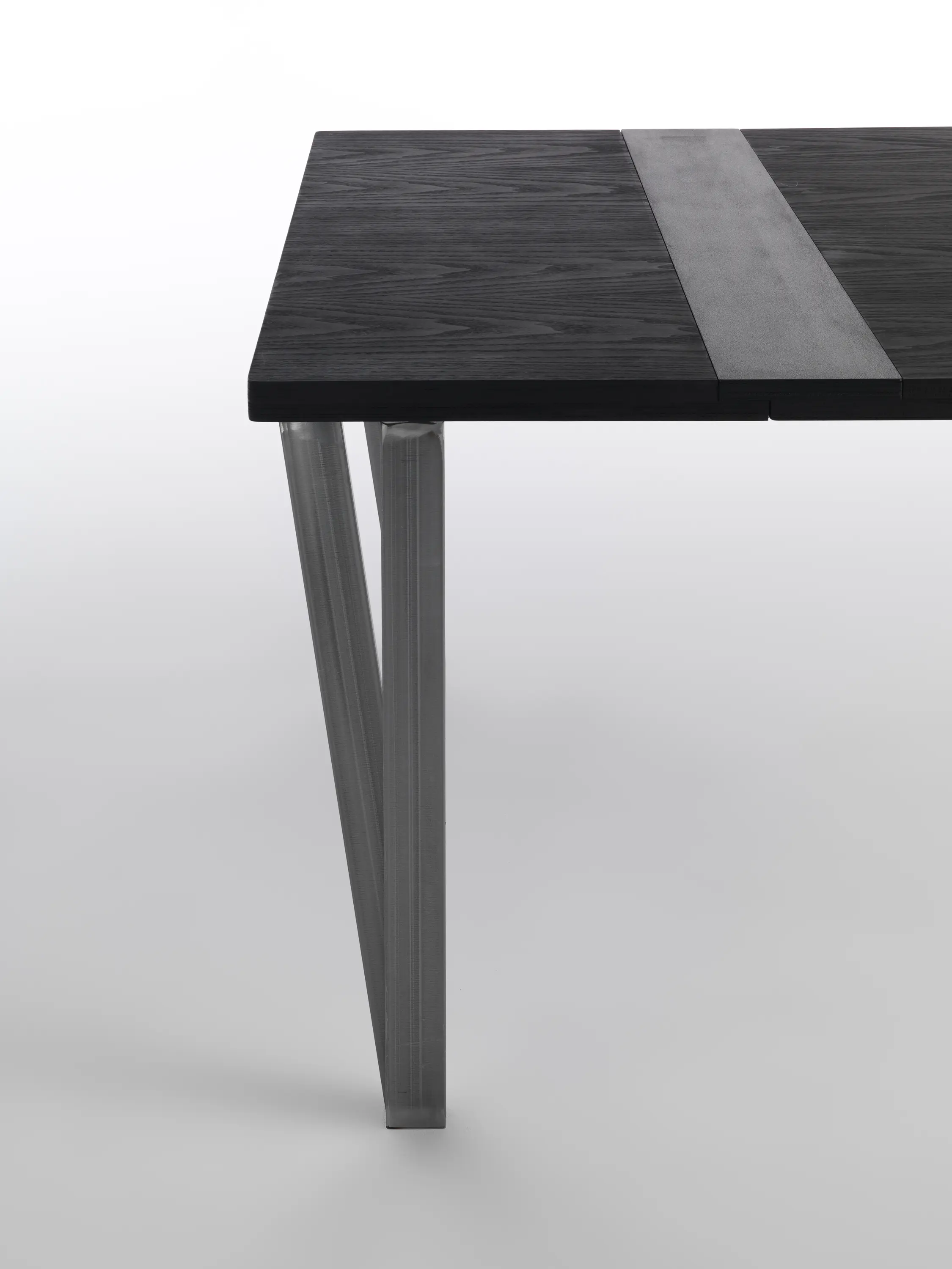 CASAMANIA & HORM - Ma.Re table