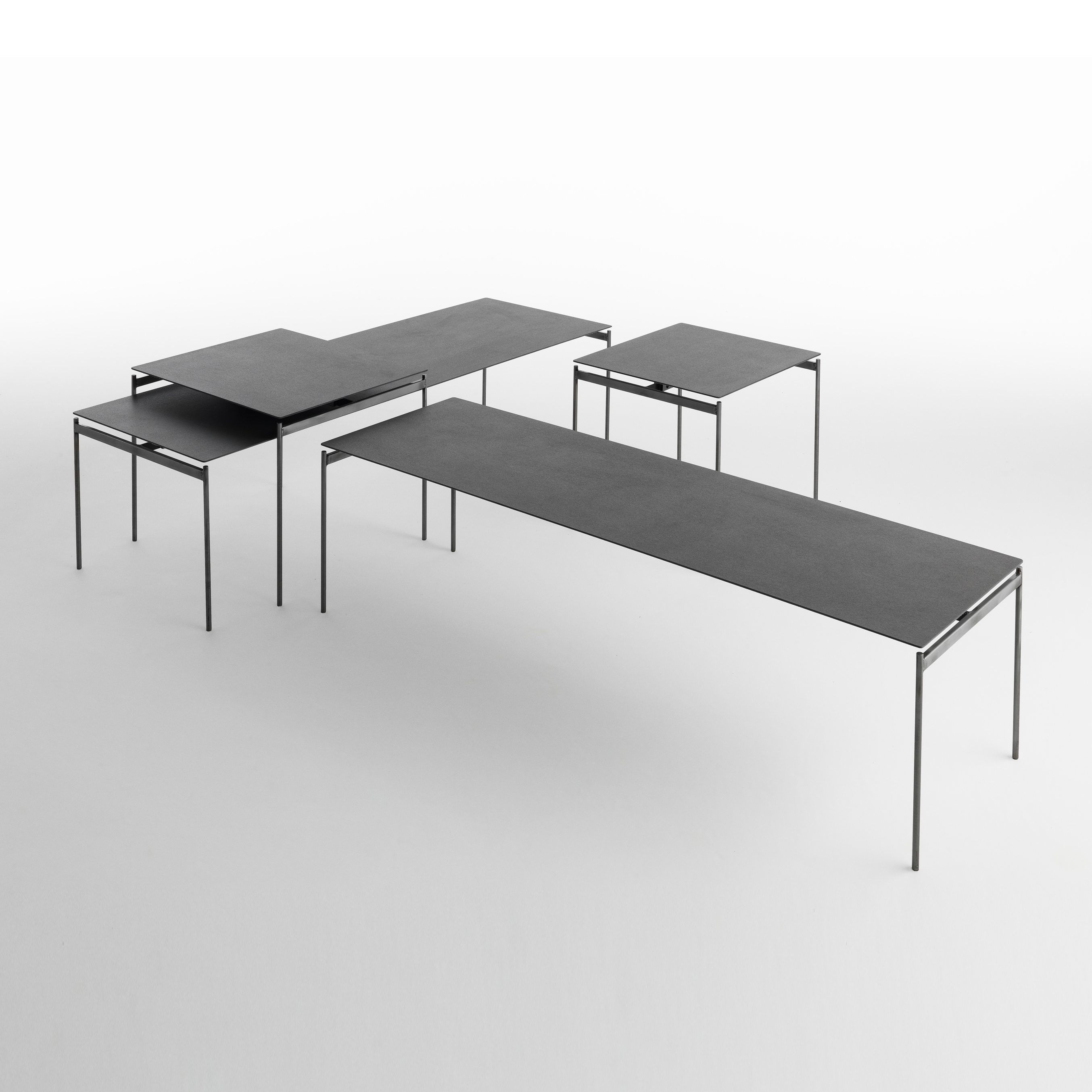 Afficher le produit Torii tables du fabricant CASAMANIA & HORM