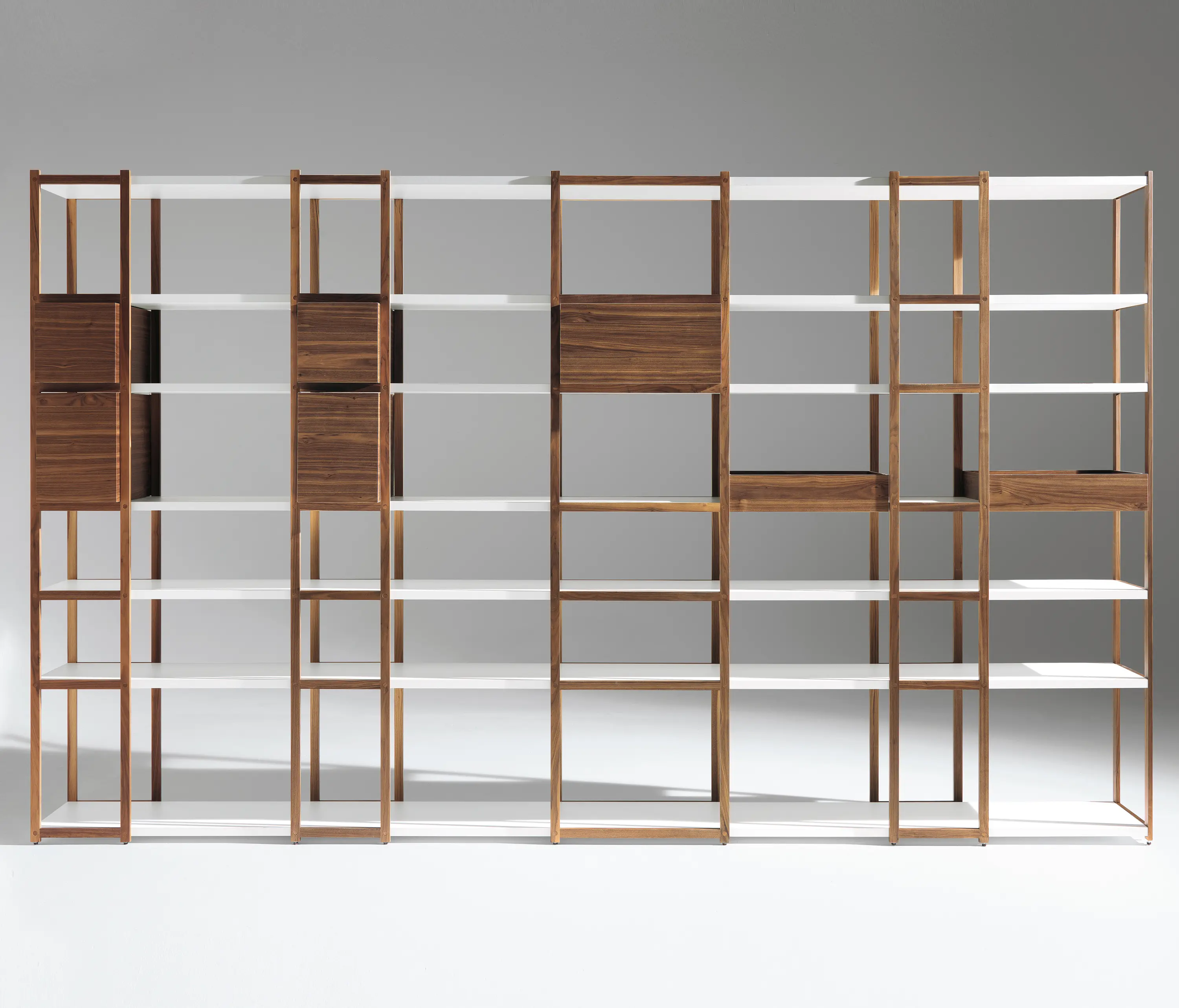 CASAMANIA & HORM - 93-08