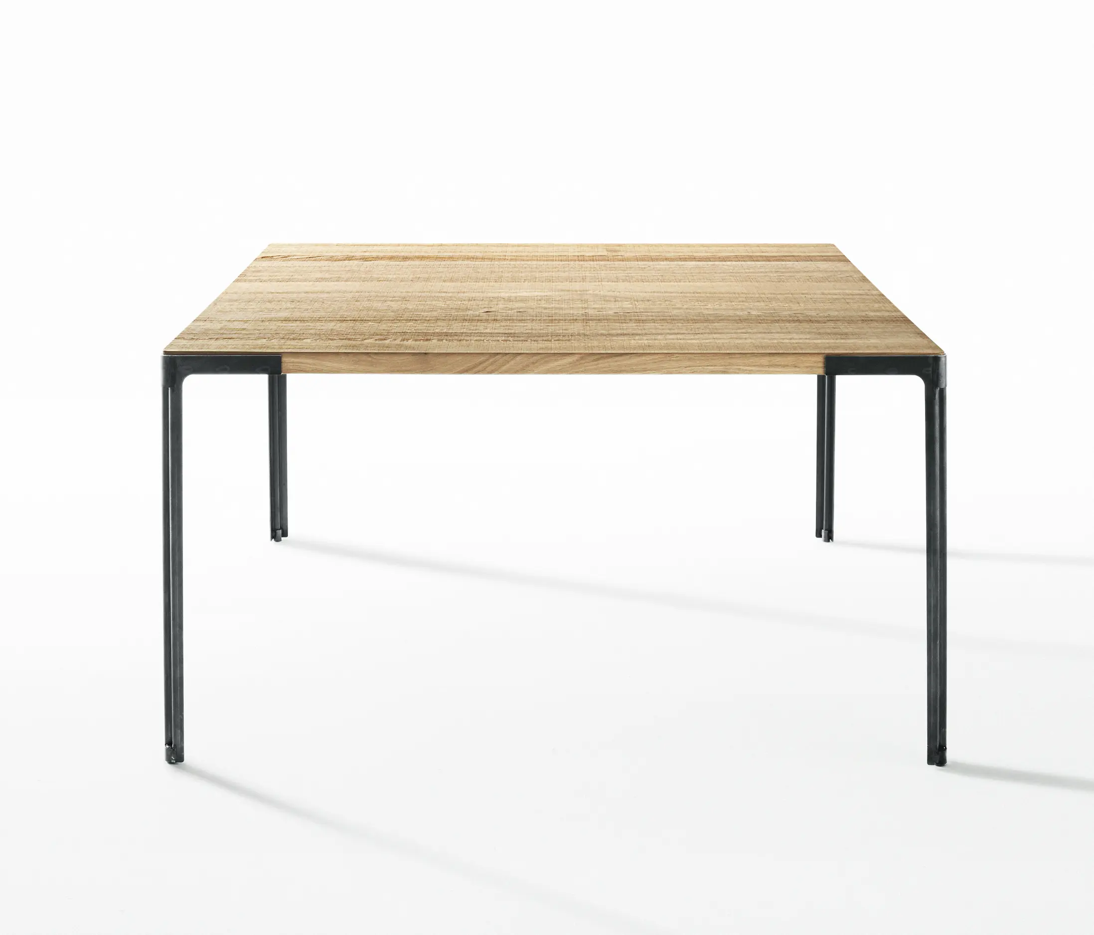 Desalto - Fan | table